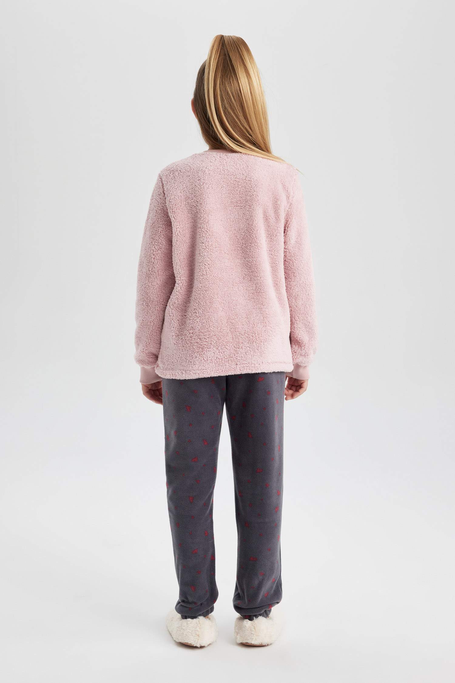 سيت بيجاما قطيفة بناتي قصة عادية - قطعتين