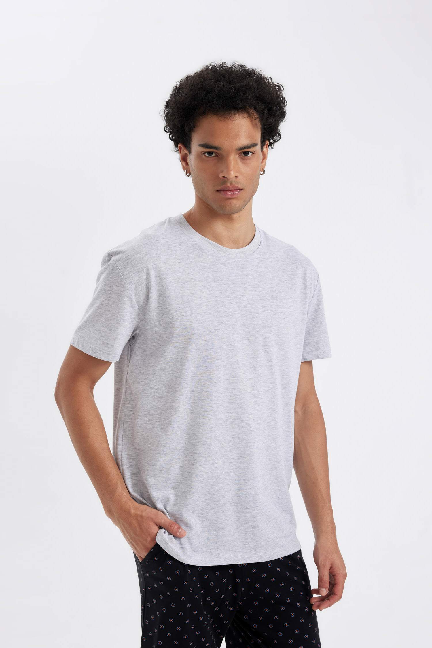 سيت بجامة قصة عادية - قطعتين