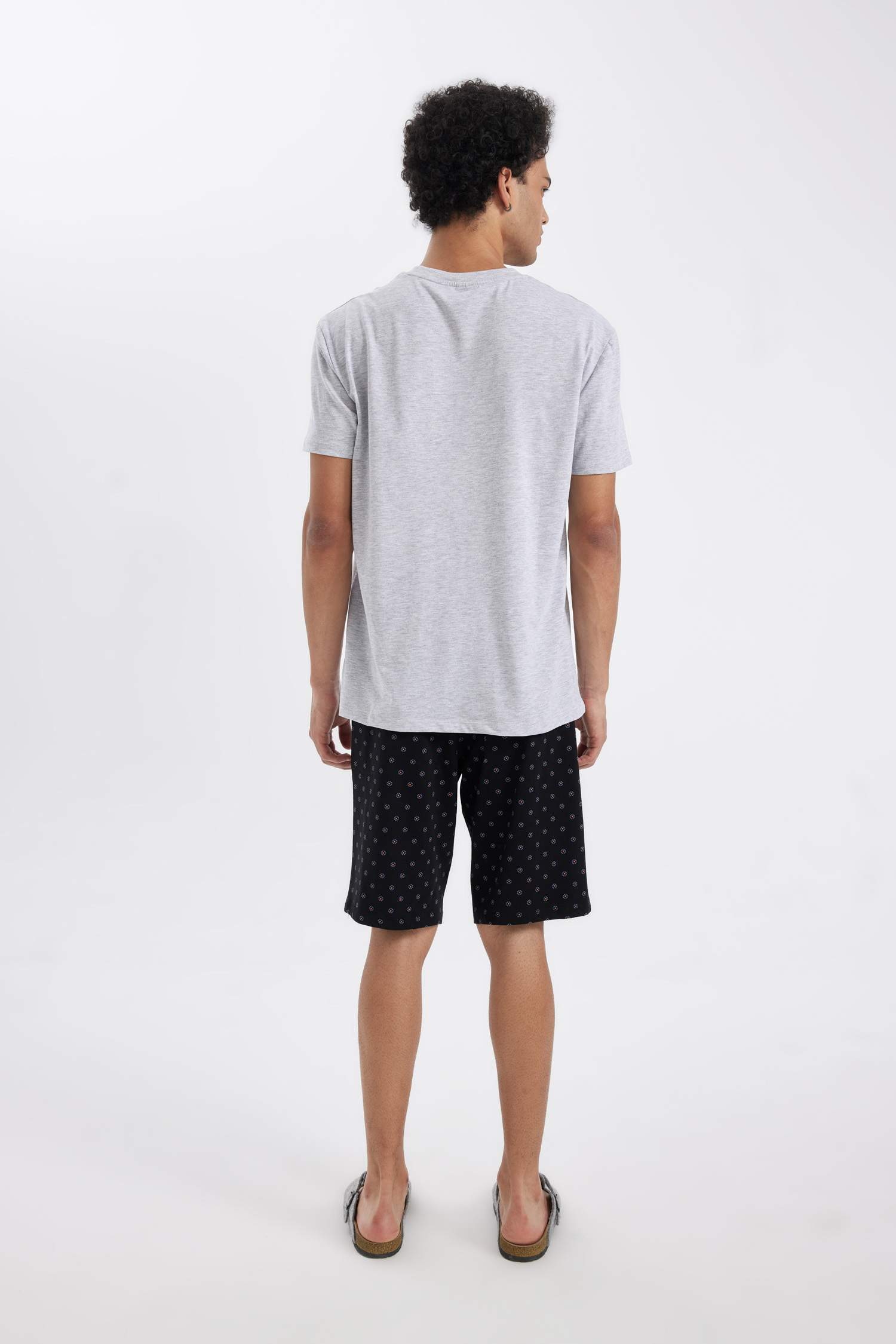 سيت بجامة قصة عادية - قطعتين