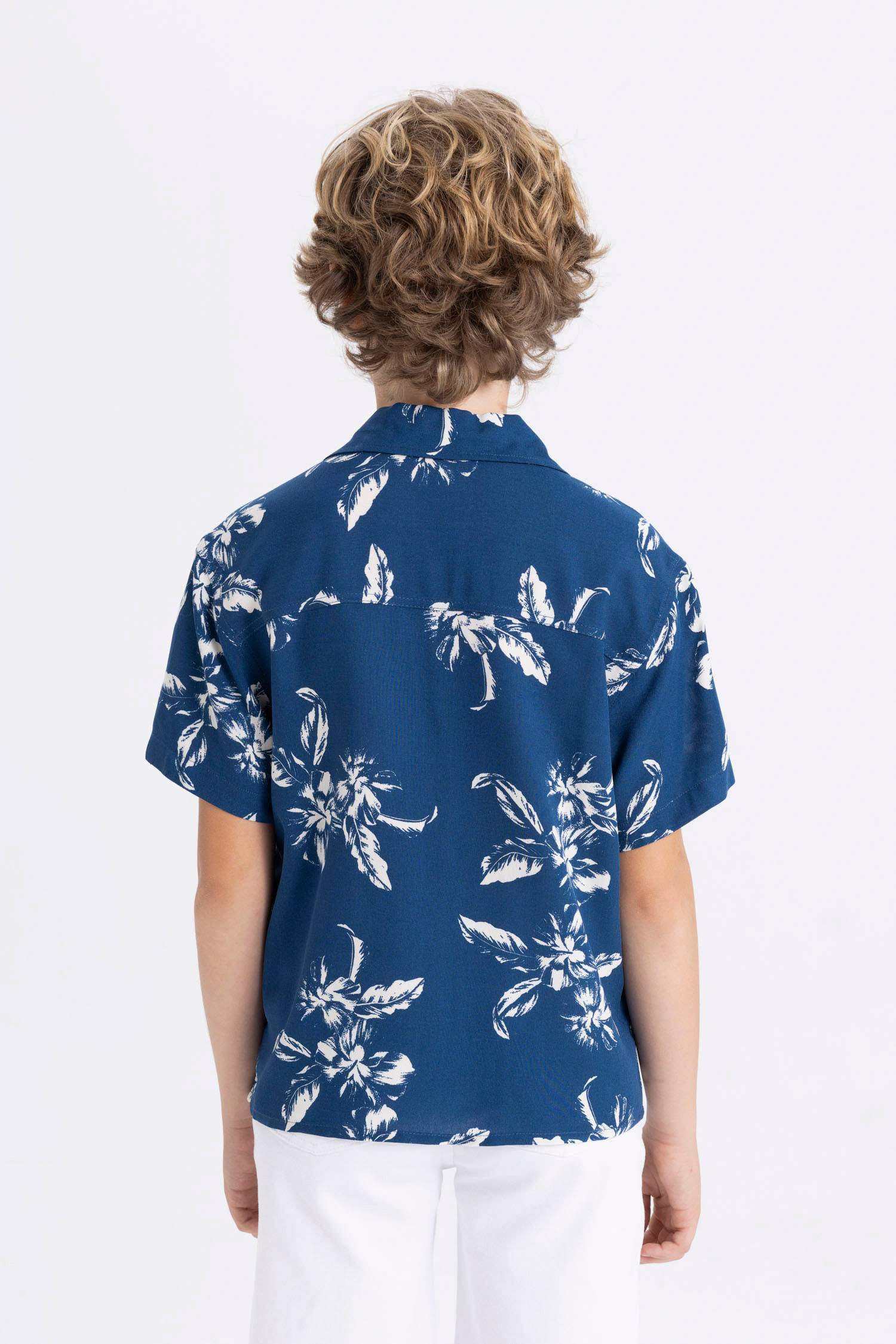 Erkek Çocuk Oversize Geniş Kalıp Polo Yaka Desenli Viskon Kısa Kollu Gömlek