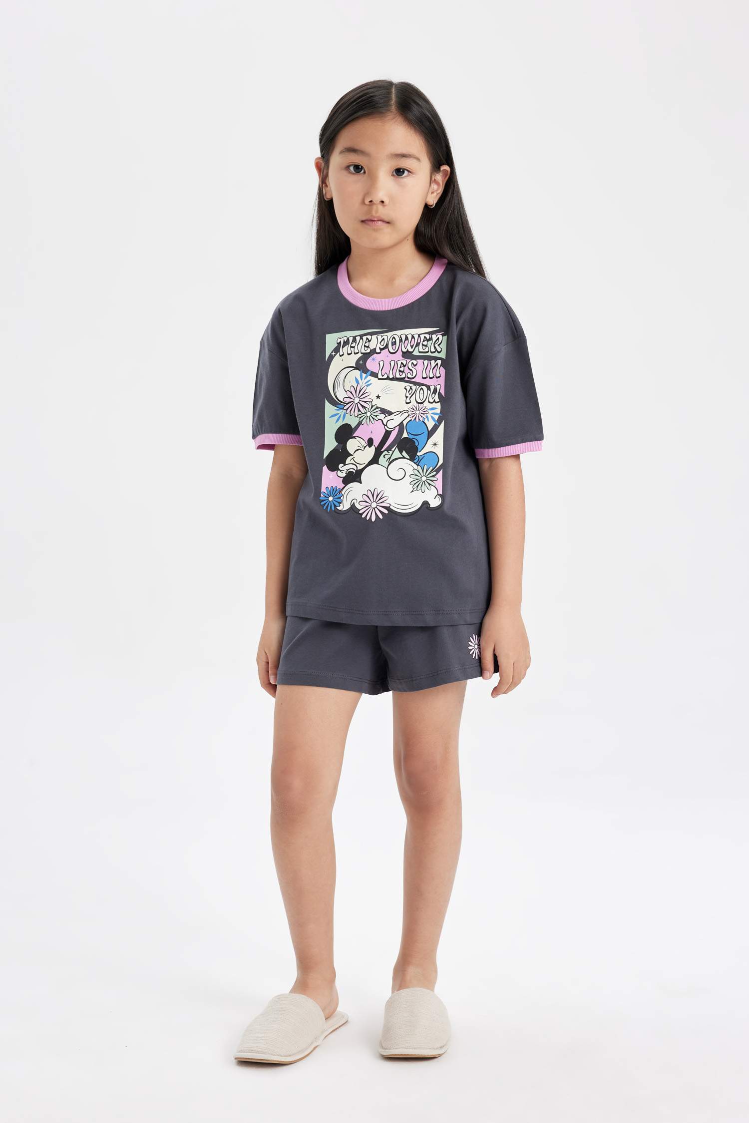 طقم بيجاما بناتي قصة عادية من ديزني ميكي وميني - قطعتين