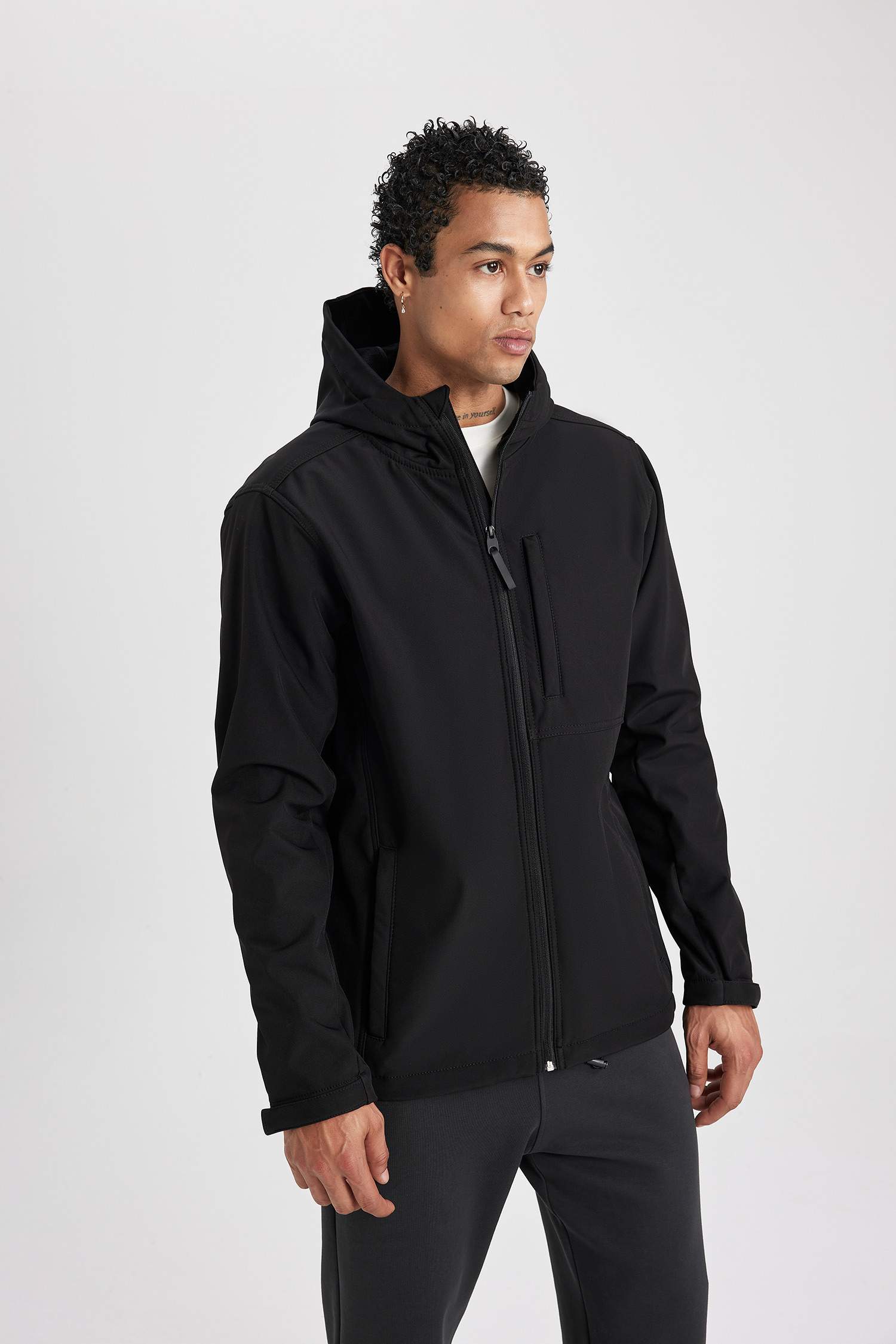 DeFactoFit Thermal Insulated Regular Fit Hooded Zippered Softshell Jacket