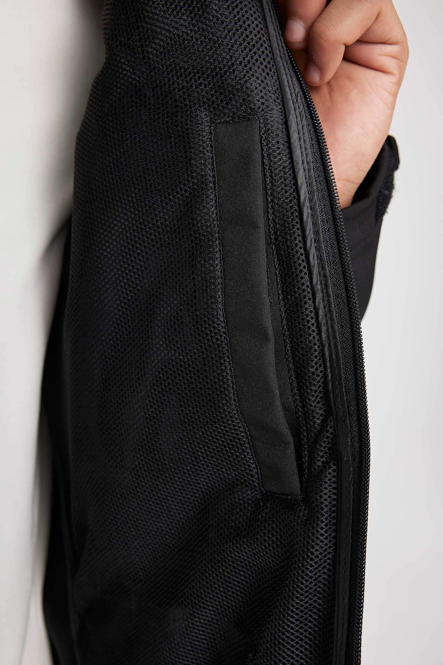 DeFactoFit Thermal Insulated Regular Fit Hooded Zippered Softshell Jacket