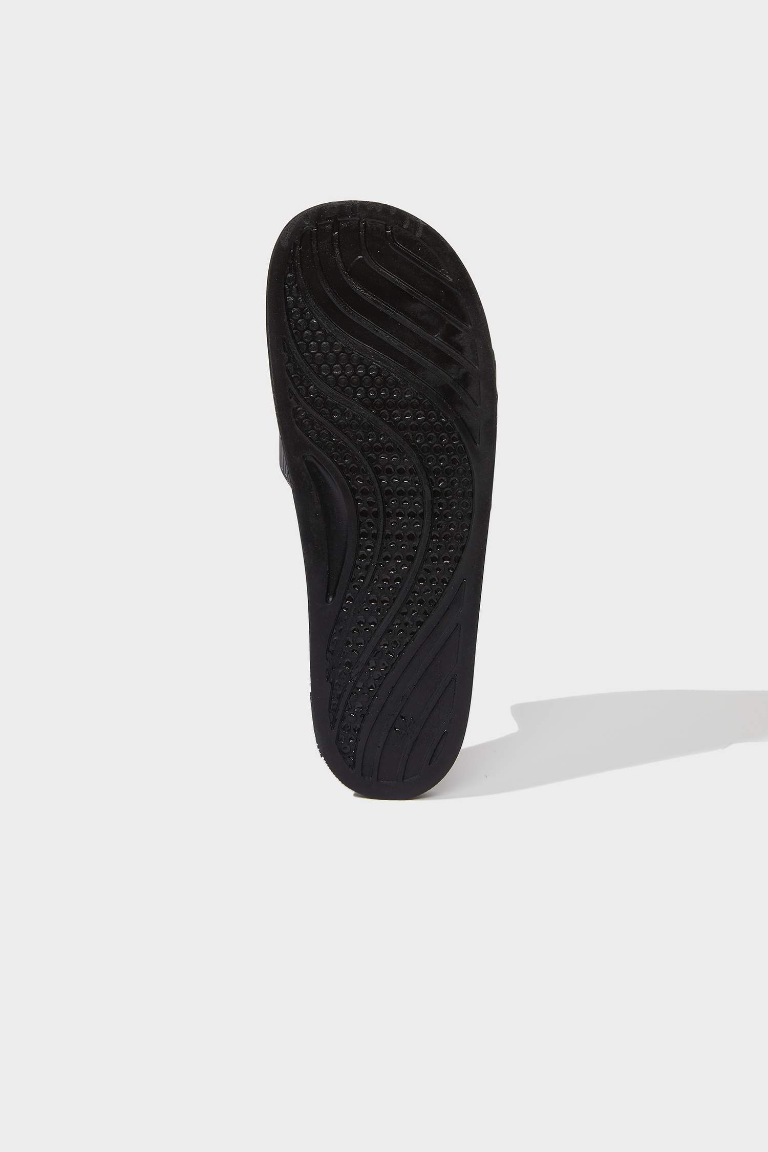 شبشب رجالي بكعب عالي بشريط مفرد