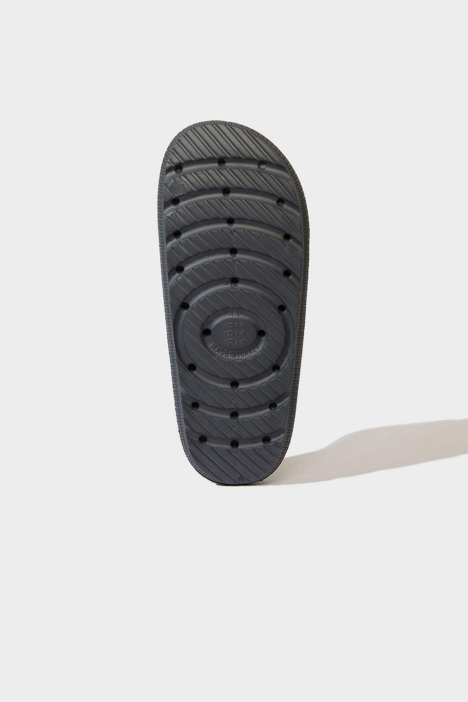 شبشب رجالي بكعب سميك بشريط مفرد