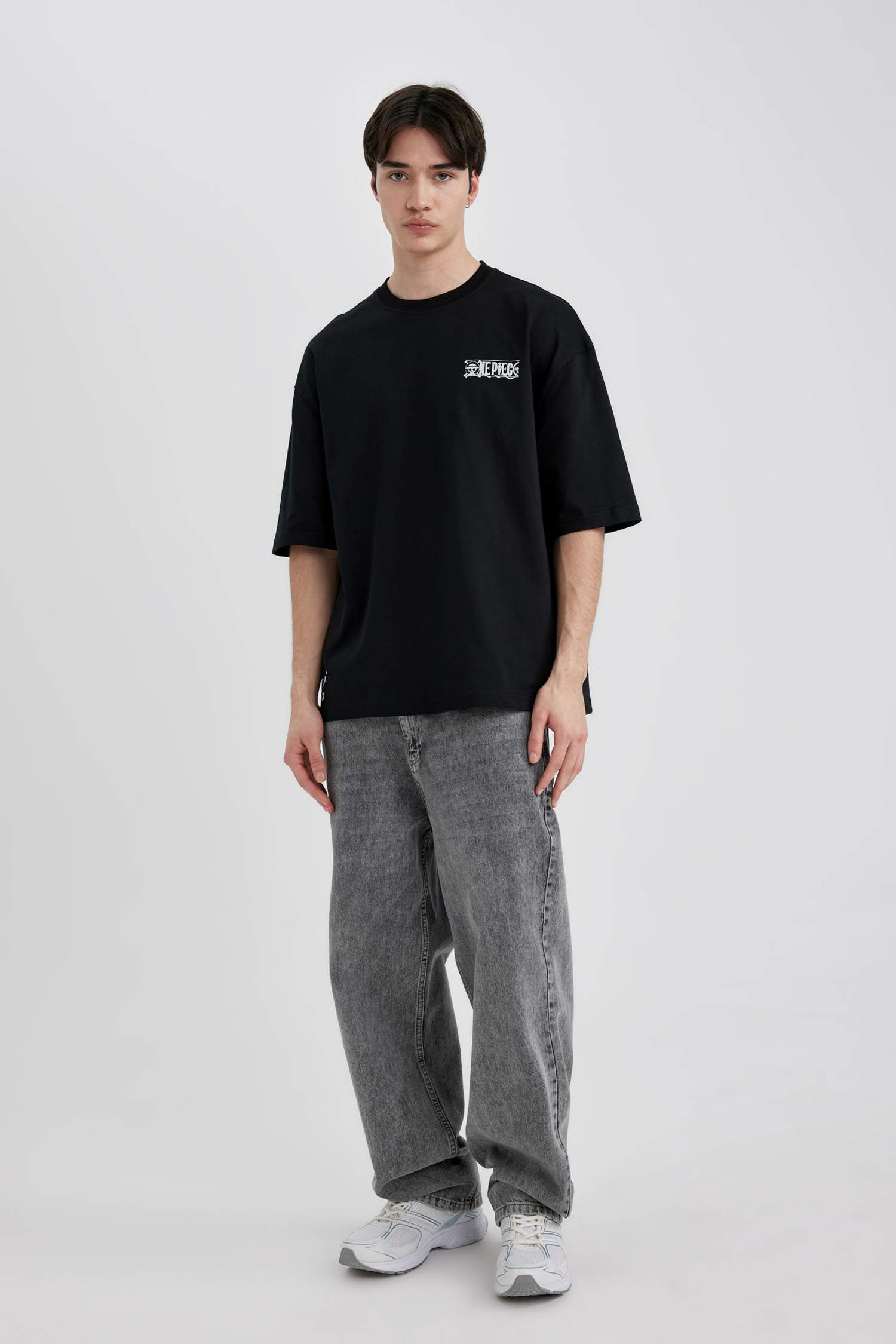 Футболка One Piece с круглым вырезом