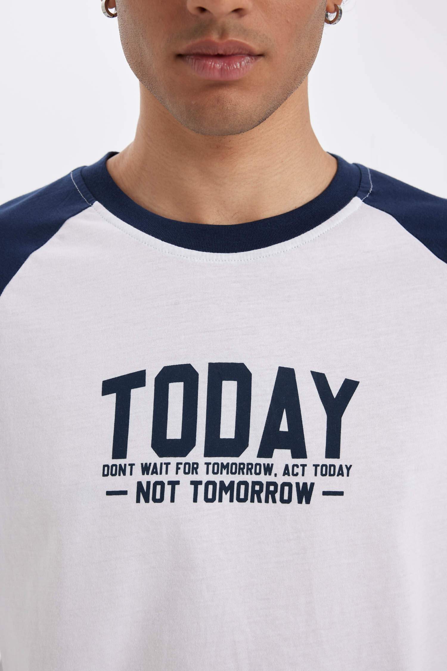 Regular Fit Pijama Takımı Bisiklet Yaka Baskılı Kısa Kollu Üst Beli Bağcıklı Şort Alt