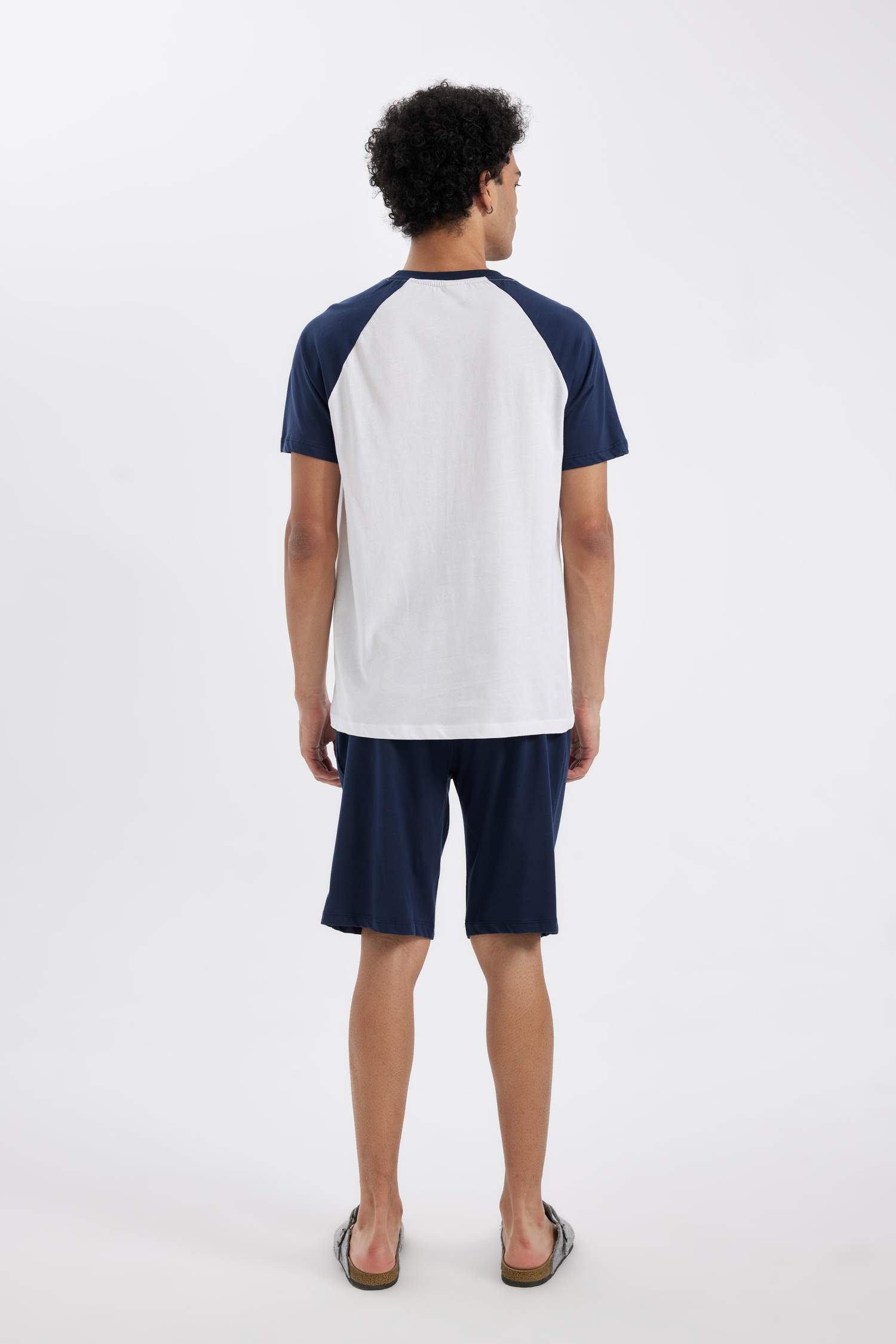 Regular Fit Pijama Takımı Bisiklet Yaka Baskılı Kısa Kollu Üst Beli Bağcıklı Şort Alt