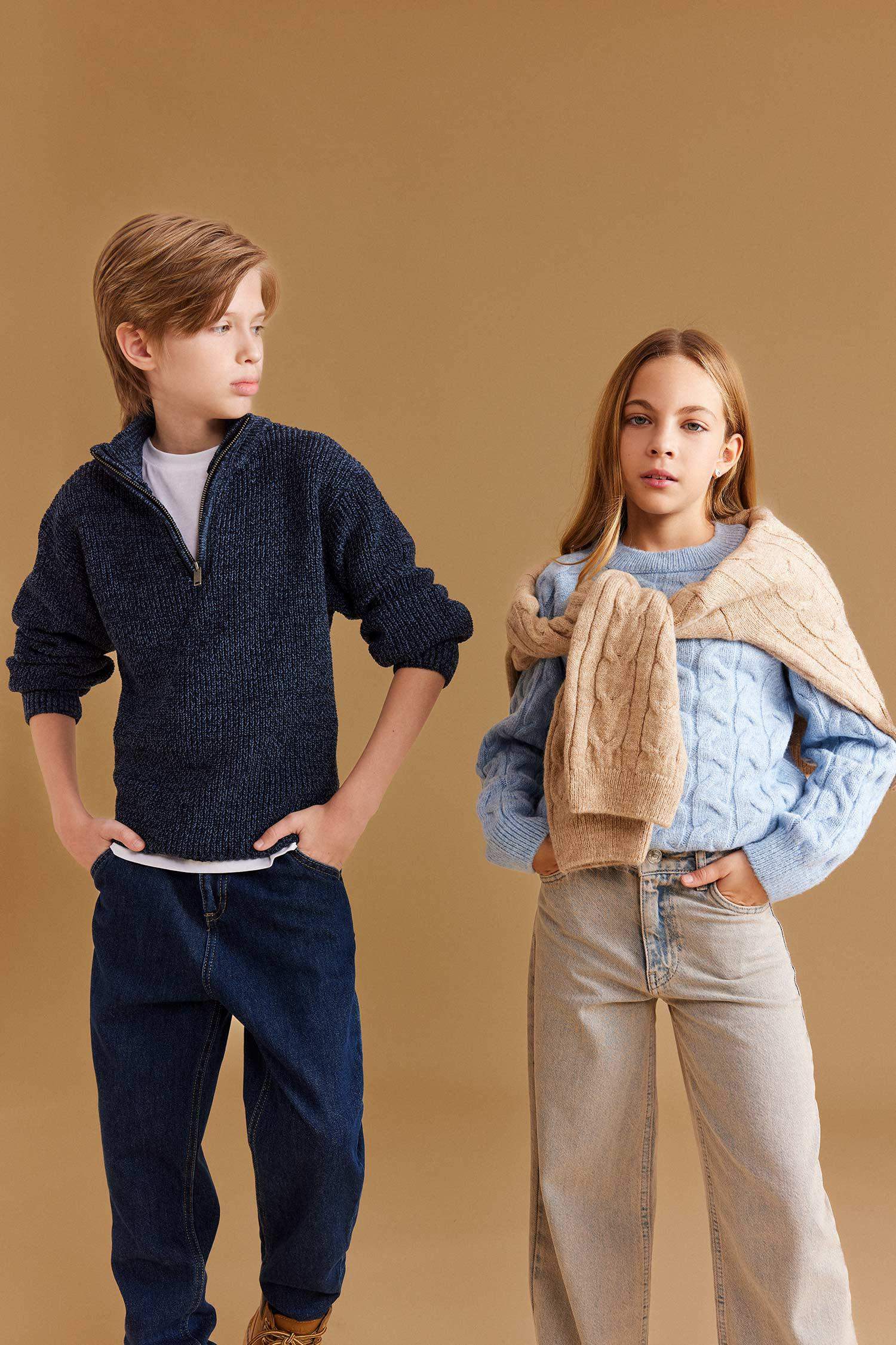 Свитер стандартного кроя на молнии для мальчиков