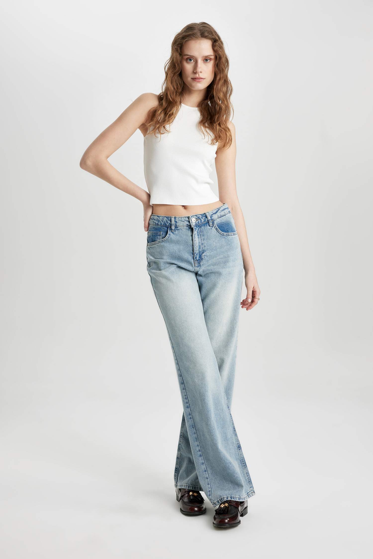 كروب توب سليم فيت برقبة رسن