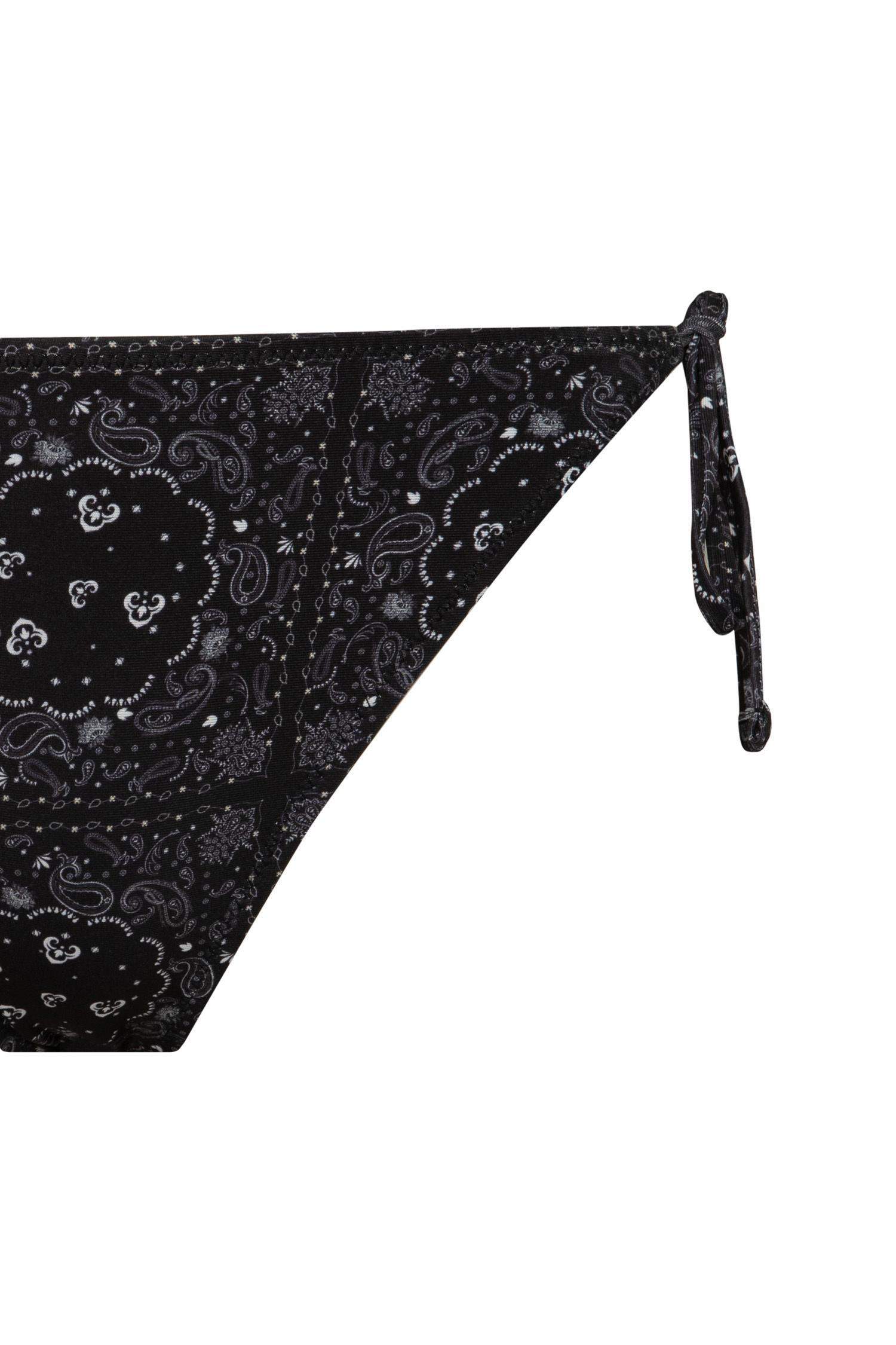 كلوت بكيني مطبوع قصة عادية من Fall In Love