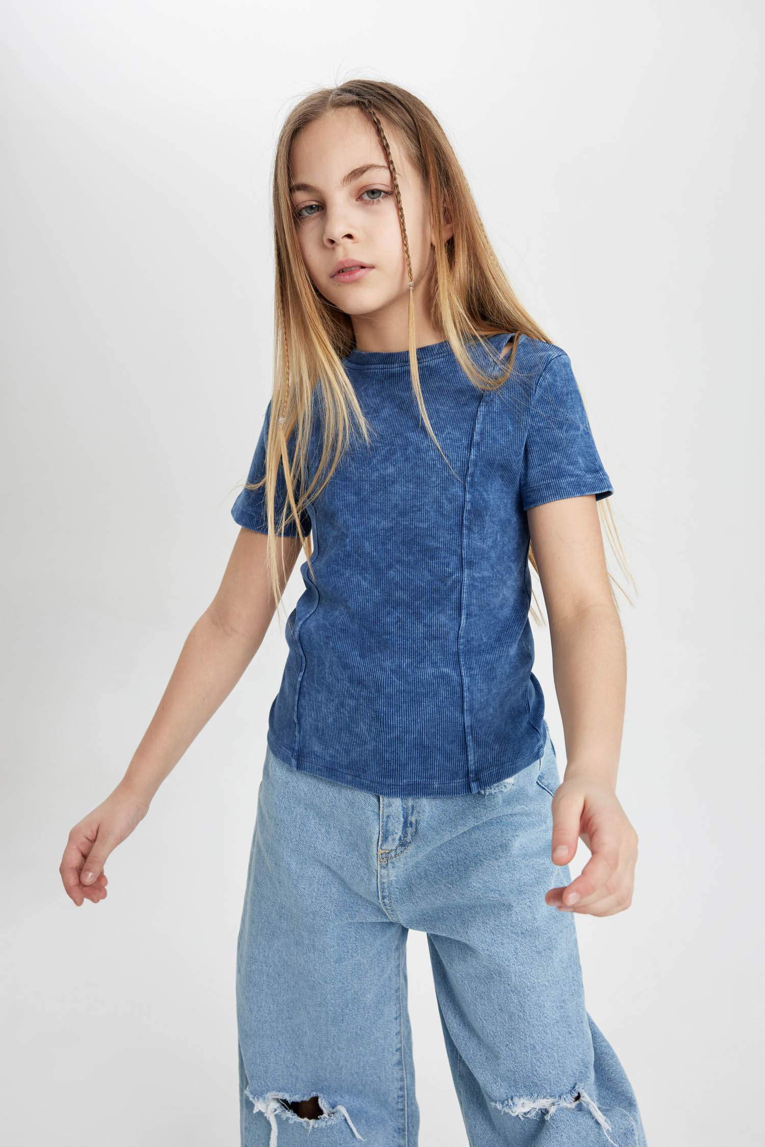 تيشيرت نص ردن بناتي مضلع سليم فيت