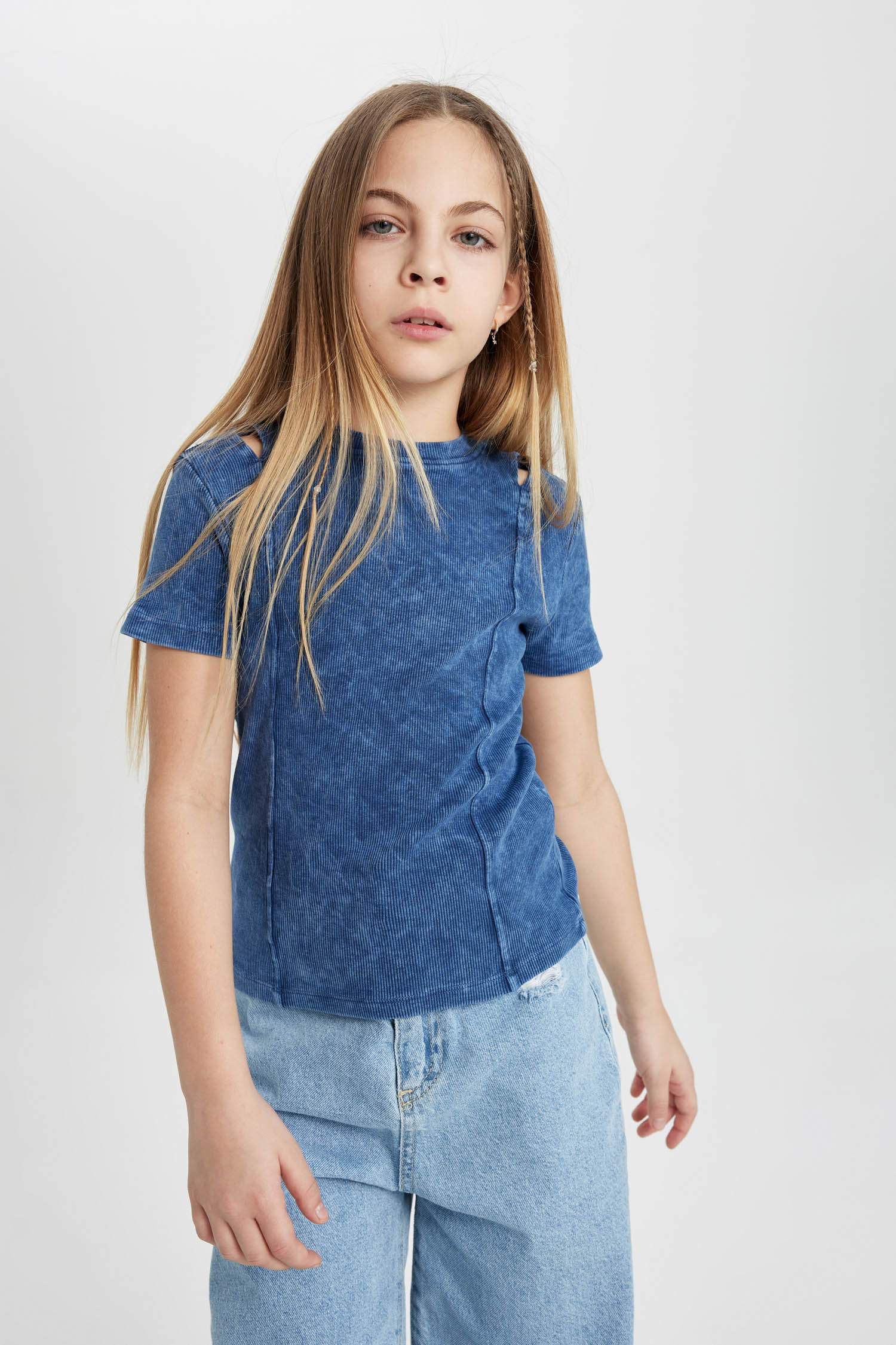 تيشيرت نص ردن بناتي مضلع سليم فيت