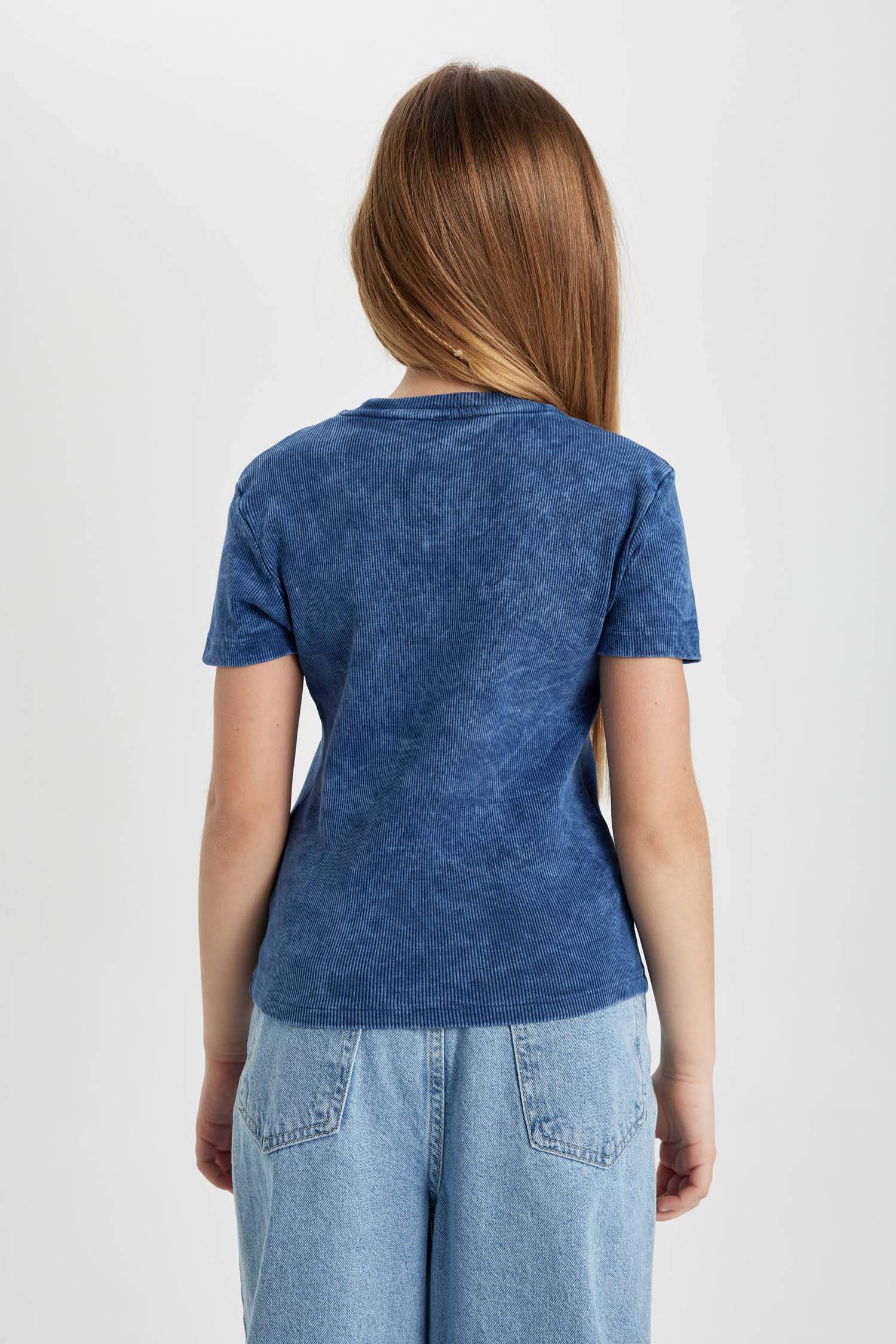 تيشيرت نص ردن بناتي مضلع سليم فيت