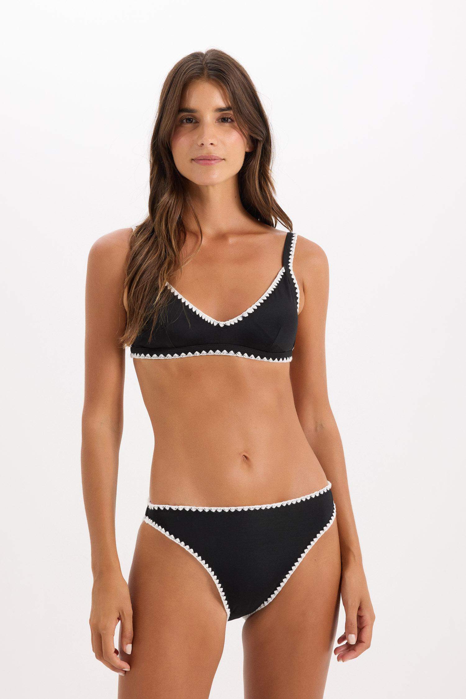Regular Fit Nakışlı Bikini Üstü-Fall in Love