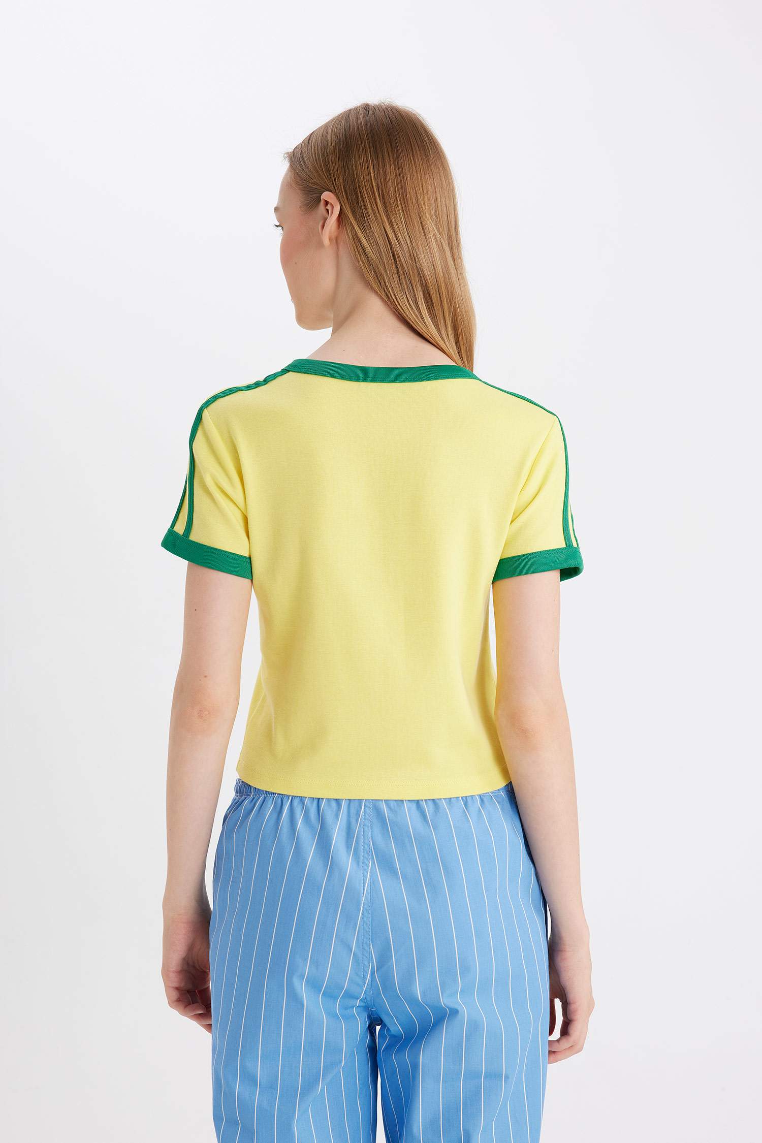 تيشيرت نص ردن سليم فيت