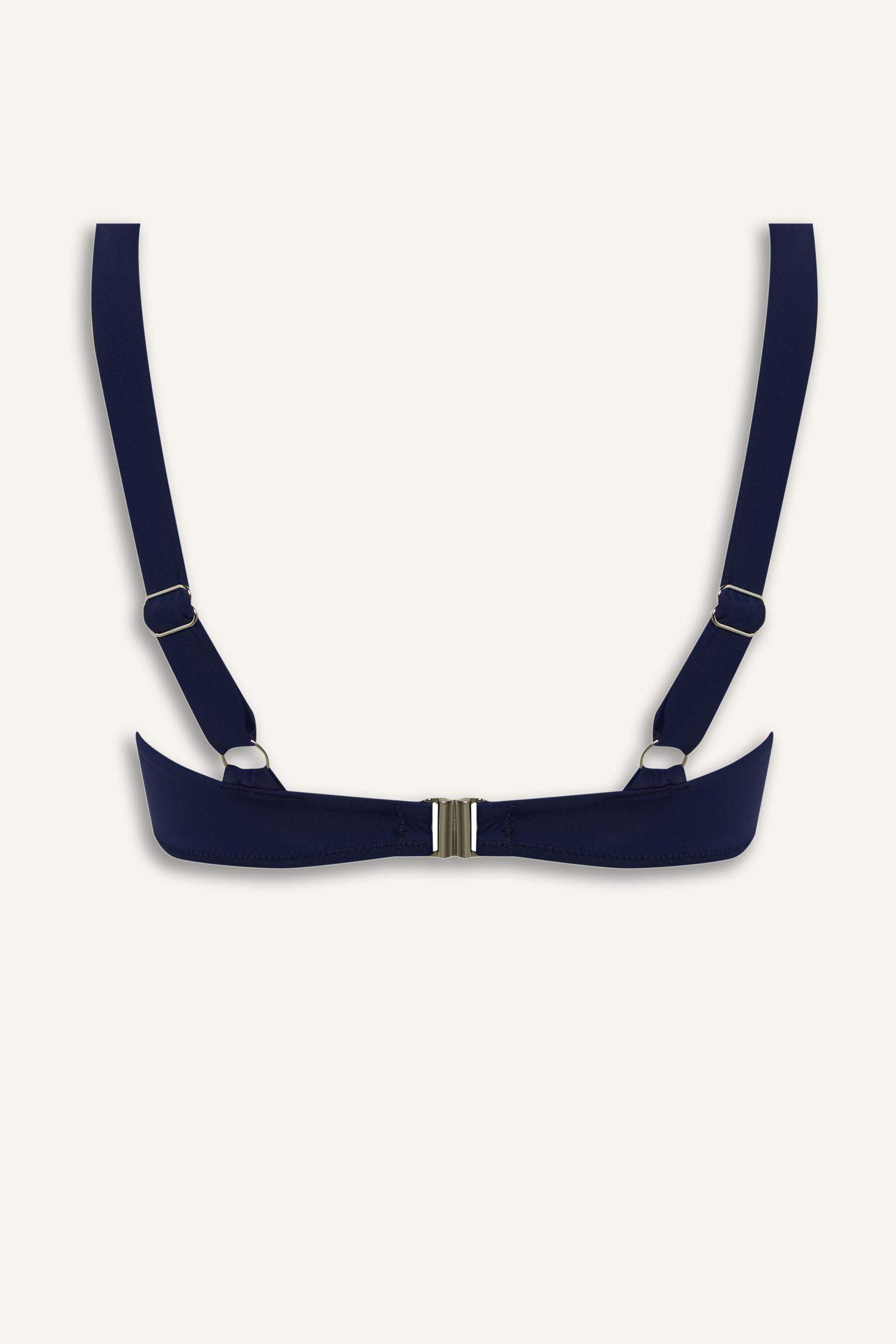 بكيني توب قصة عادية من Ayje x DeFacto