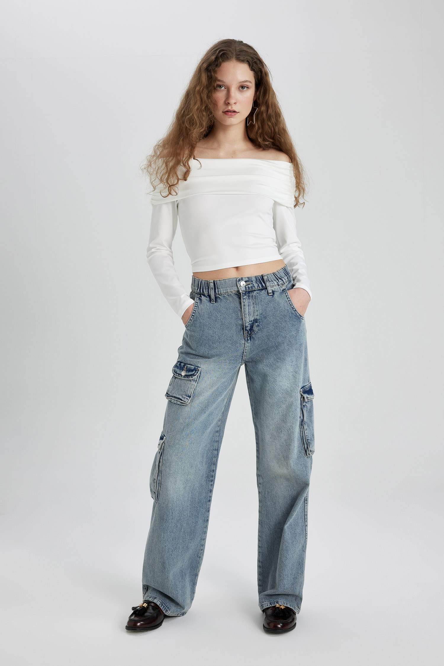 سروال جينز واسع برجل واسع وخصر عالي