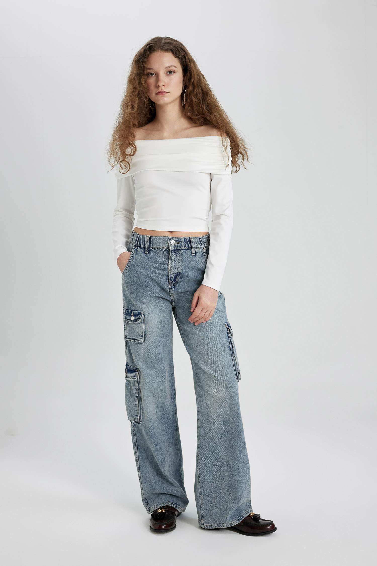 سروال جينز واسع برجل واسع وخصر عالي