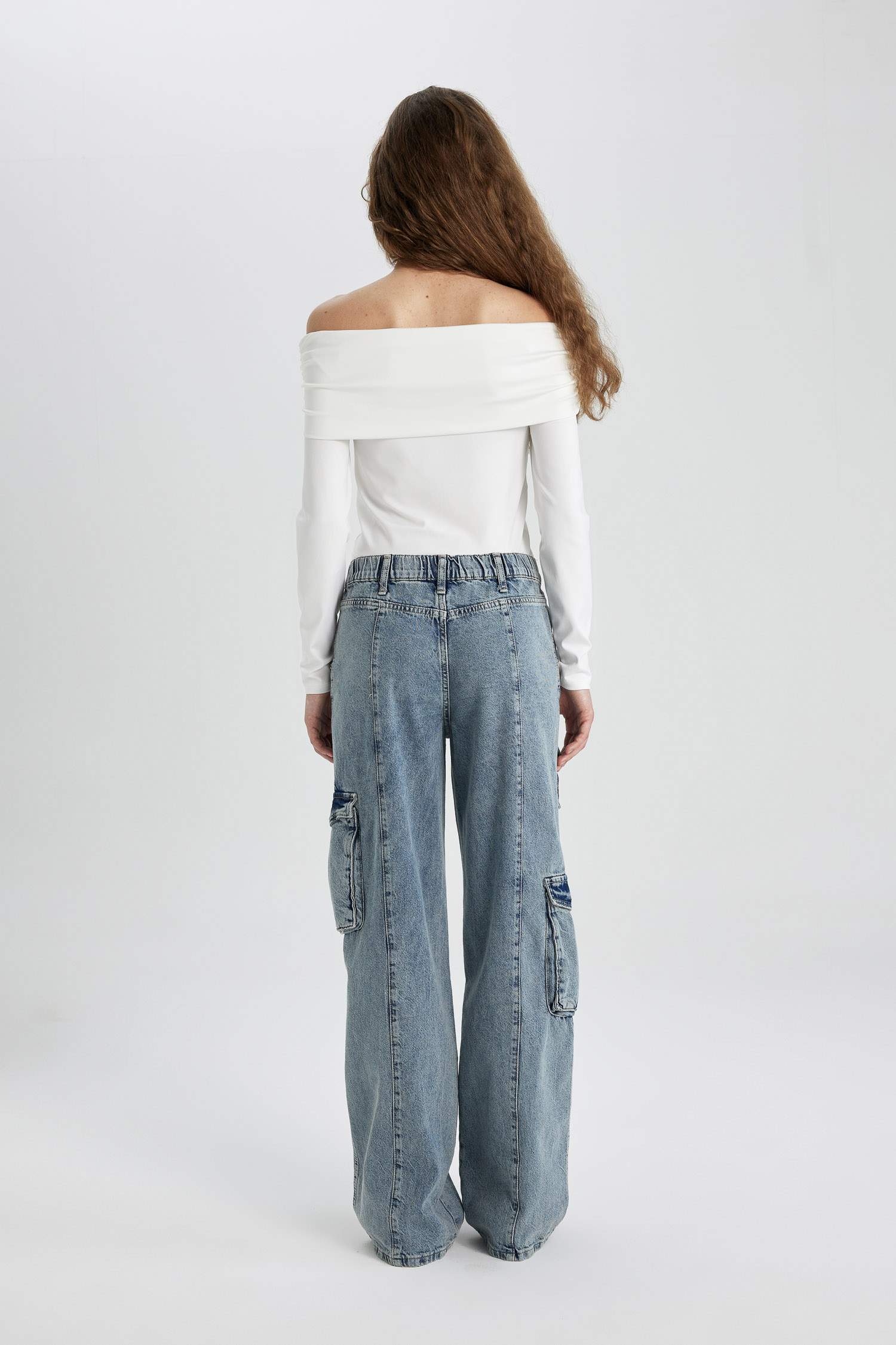 سروال جينز واسع برجل واسع وخصر عالي