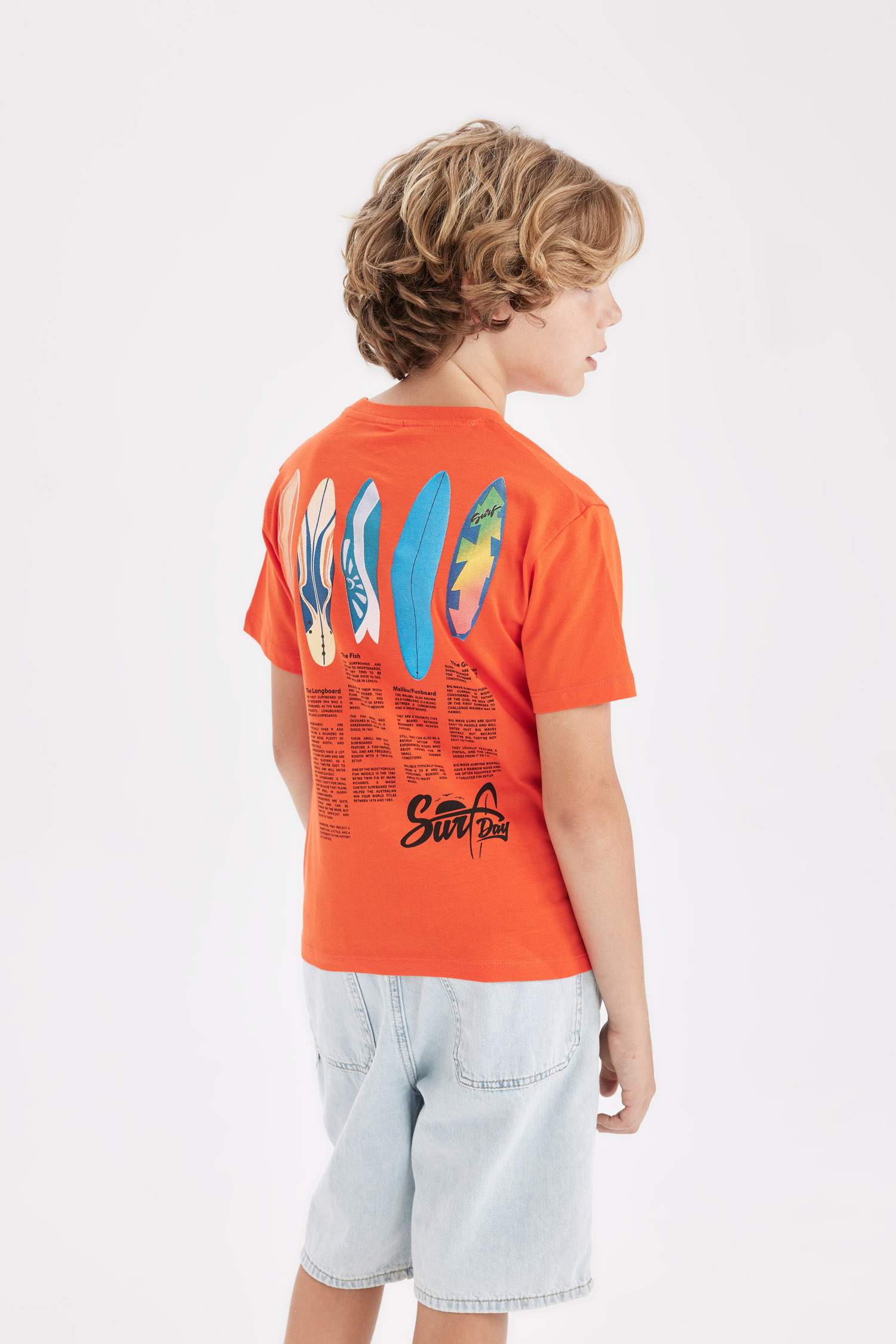 Erkek Çocuk Bisiklet Yaka Sırt Baskılı Kısa Kollu Tişört