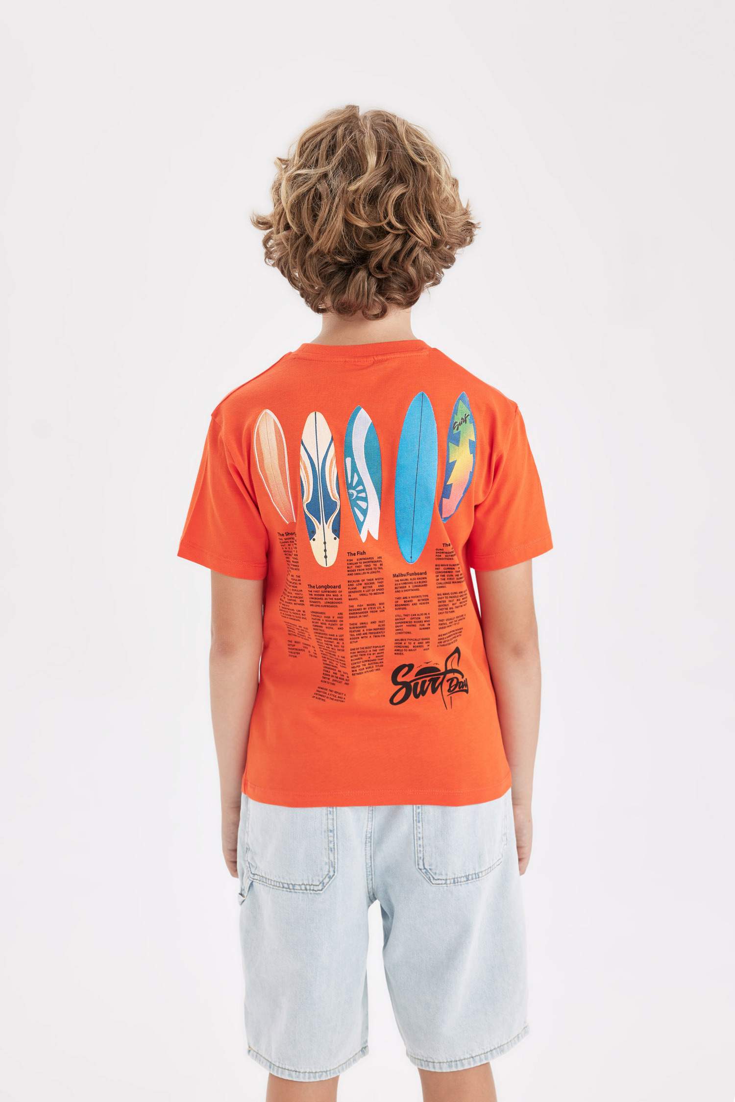 Erkek Çocuk Bisiklet Yaka Sırt Baskılı Kısa Kollu Tişört