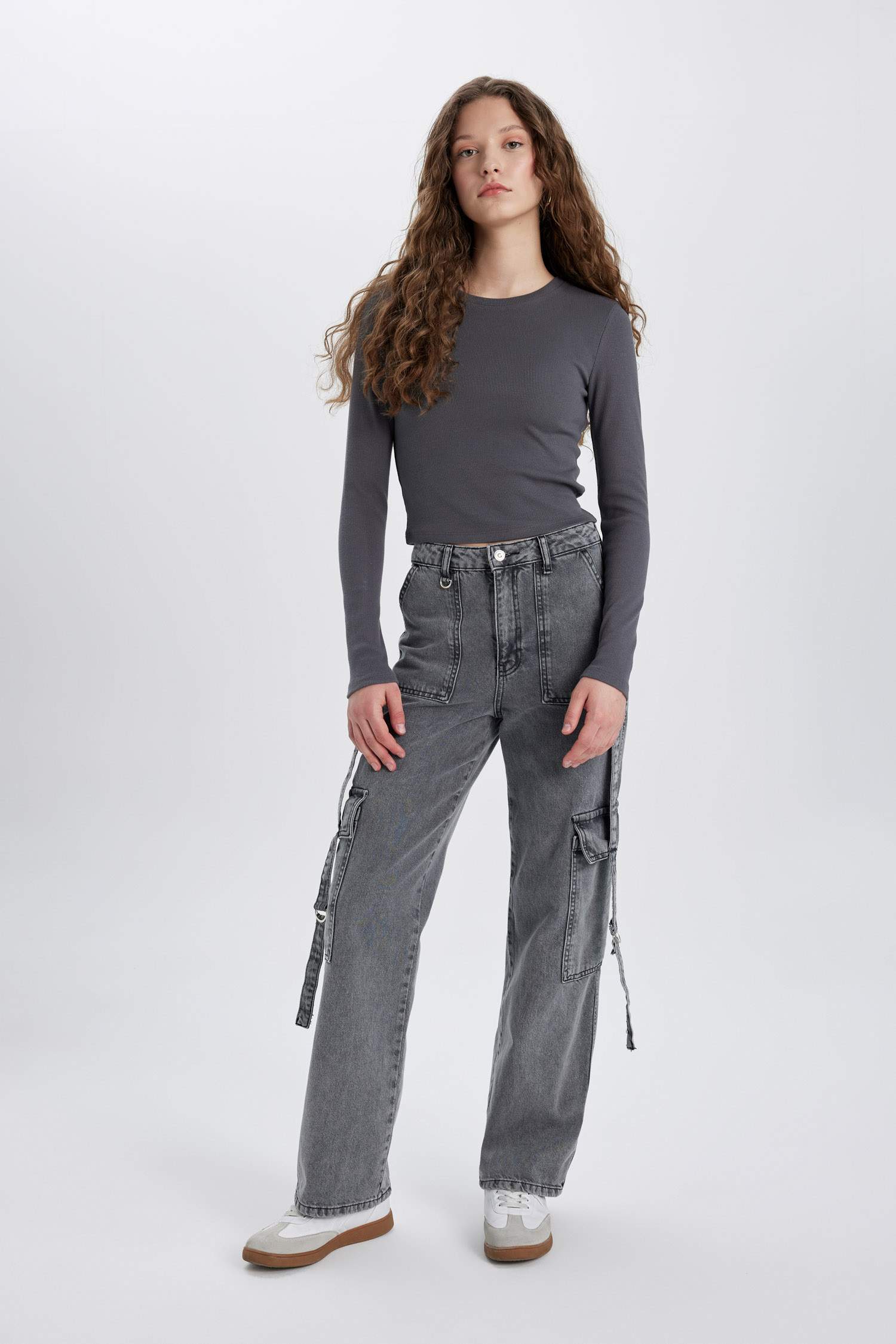 تيشيرت كم طويل سليم فيت مضلع برقبة مستديرة