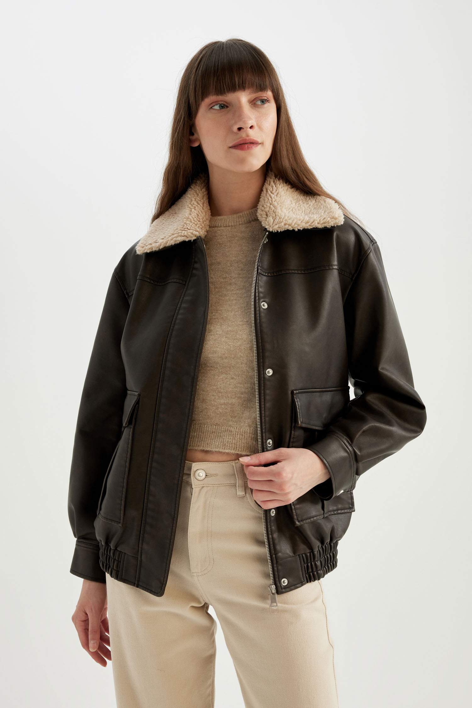 Regular Kalıp Suni Deri Ceket Mont Suni Kürklü Yaka Fermuarlı Çıtçıtlı Cepli