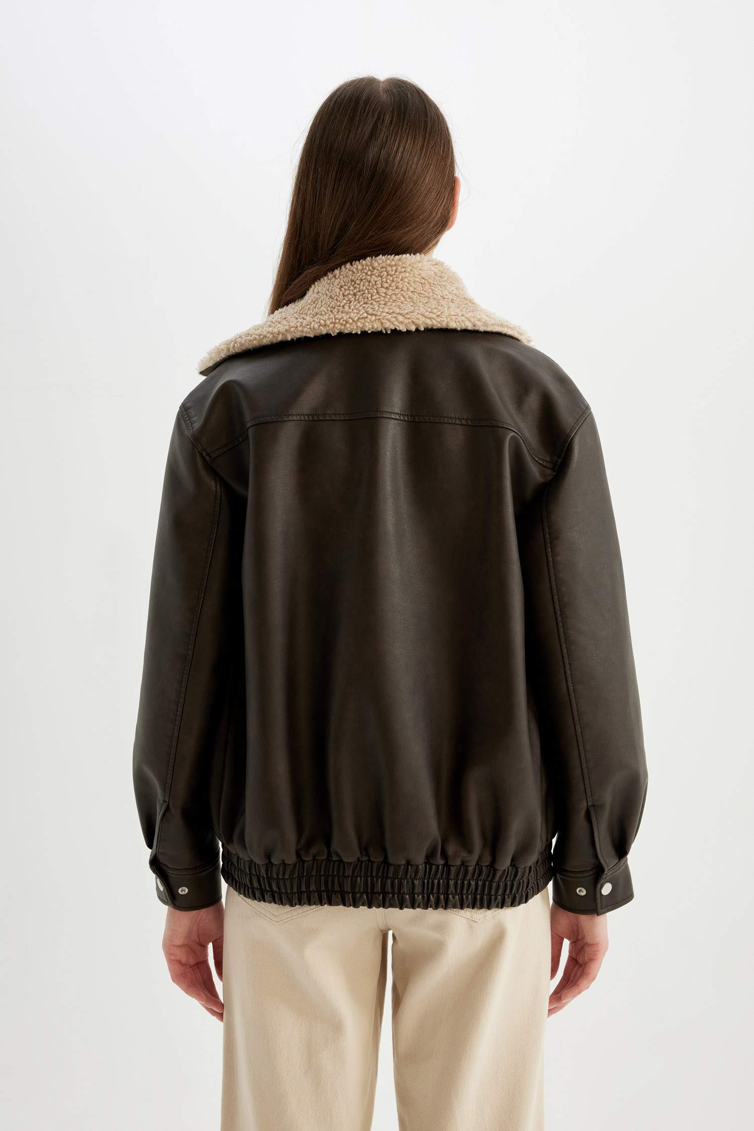 Regular Kalıp Suni Deri Ceket Mont Suni Kürklü Yaka Fermuarlı Çıtçıtlı Cepli