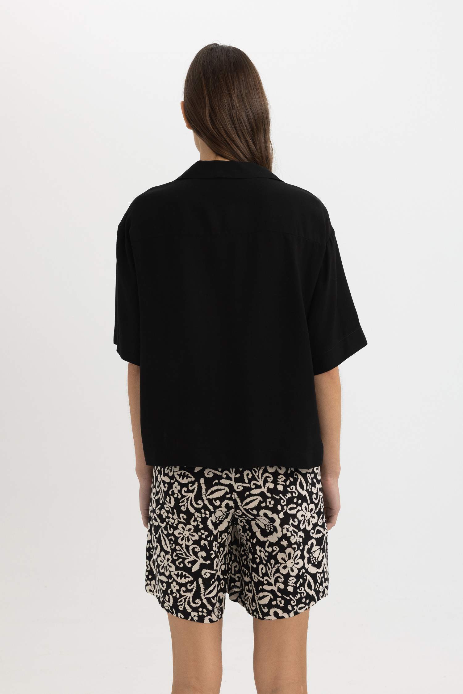 Boxy Fit Resort Neck Short Sleeve Shirt