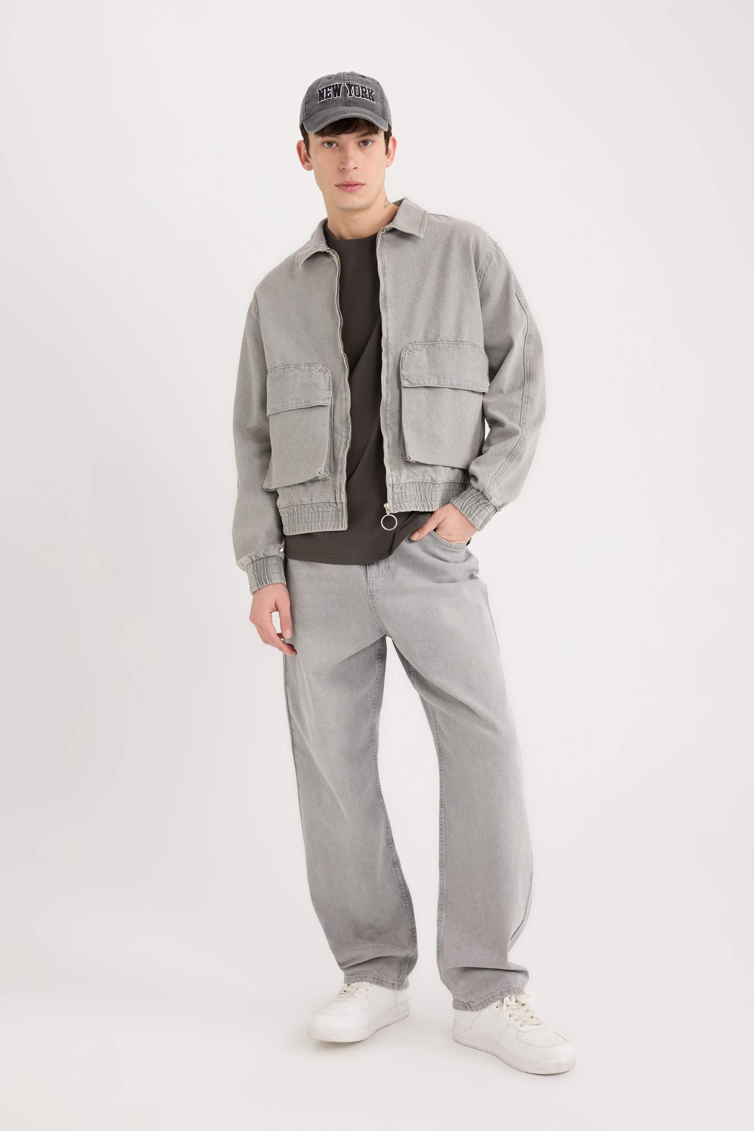 جاكيت جينز قصة مريحة بسوسته