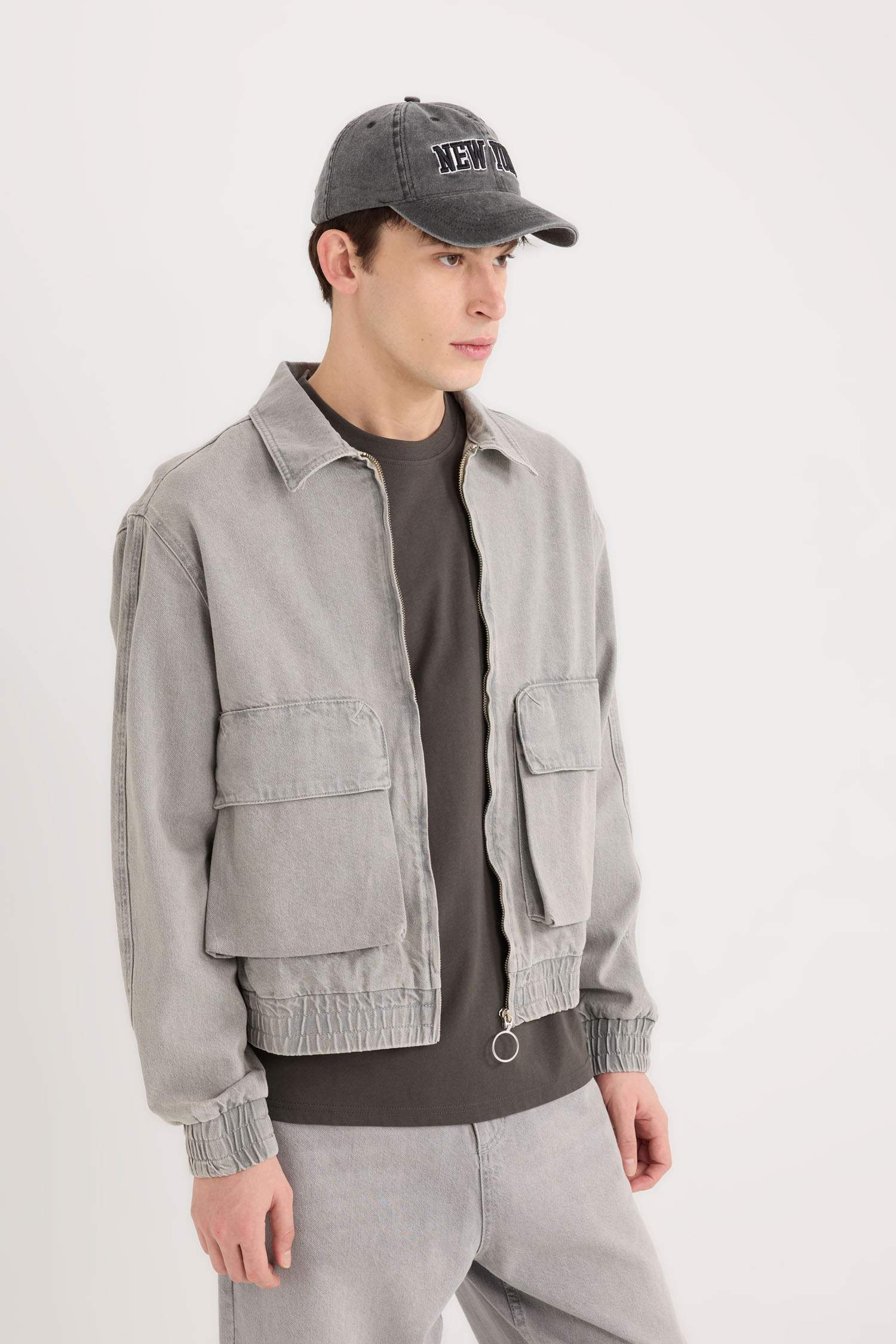 جاكيت جينز قصة مريحة بسوسته