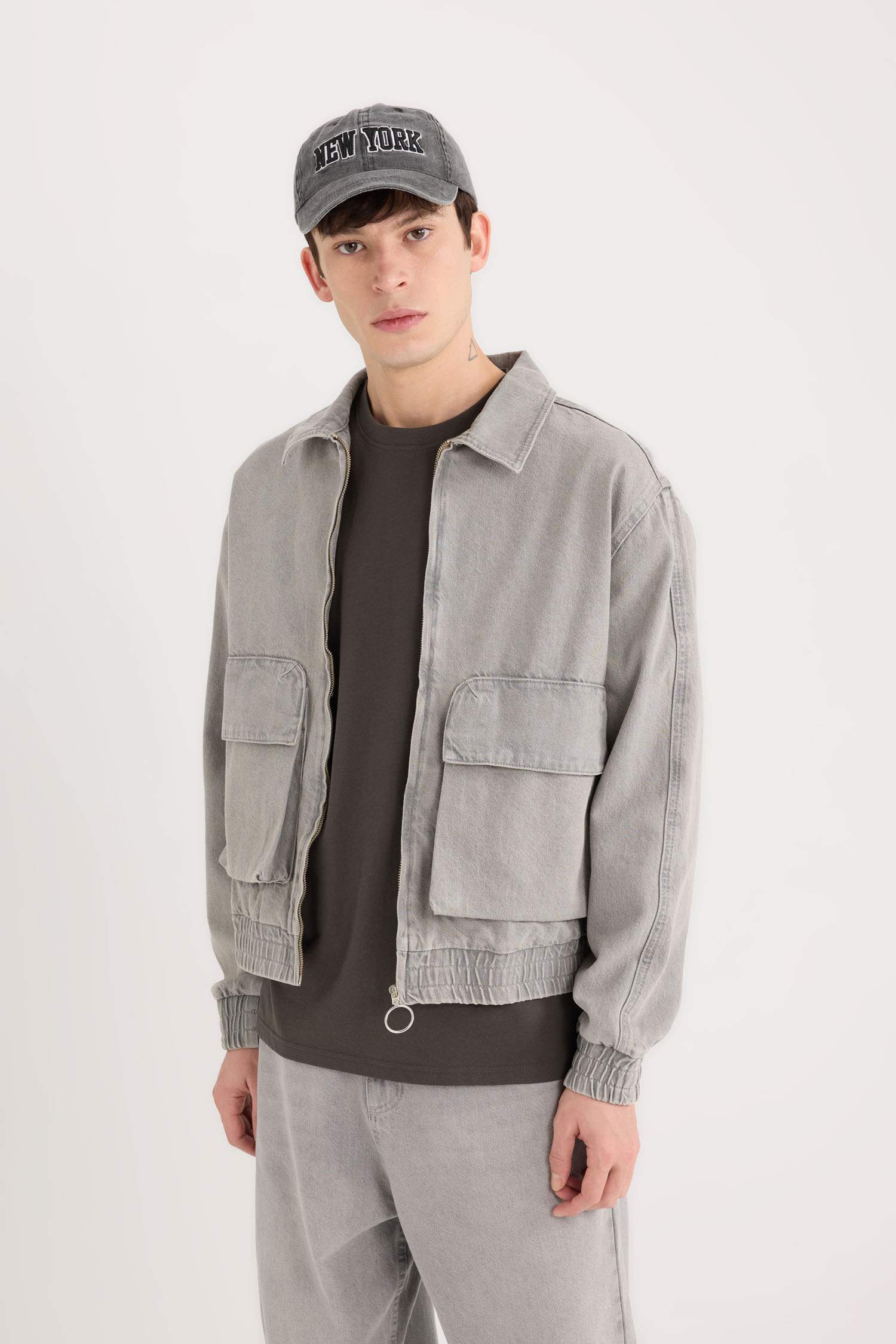 جاكيت جينز قصة مريحة بسوسته