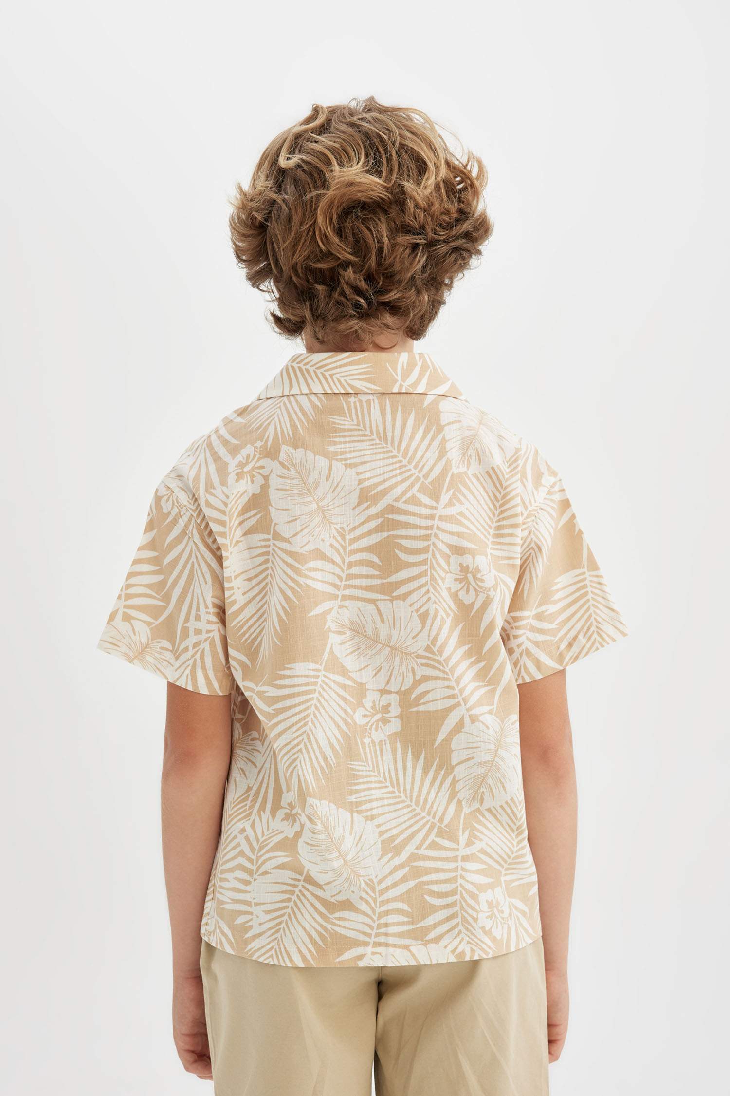 قميص بولو ولادي نص ردن ذو مظهر كتاني قصة عادية