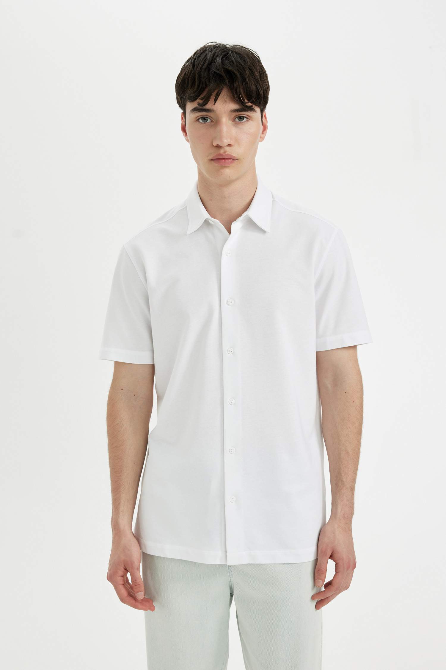 قميص نص كم محبوك قصة عادية