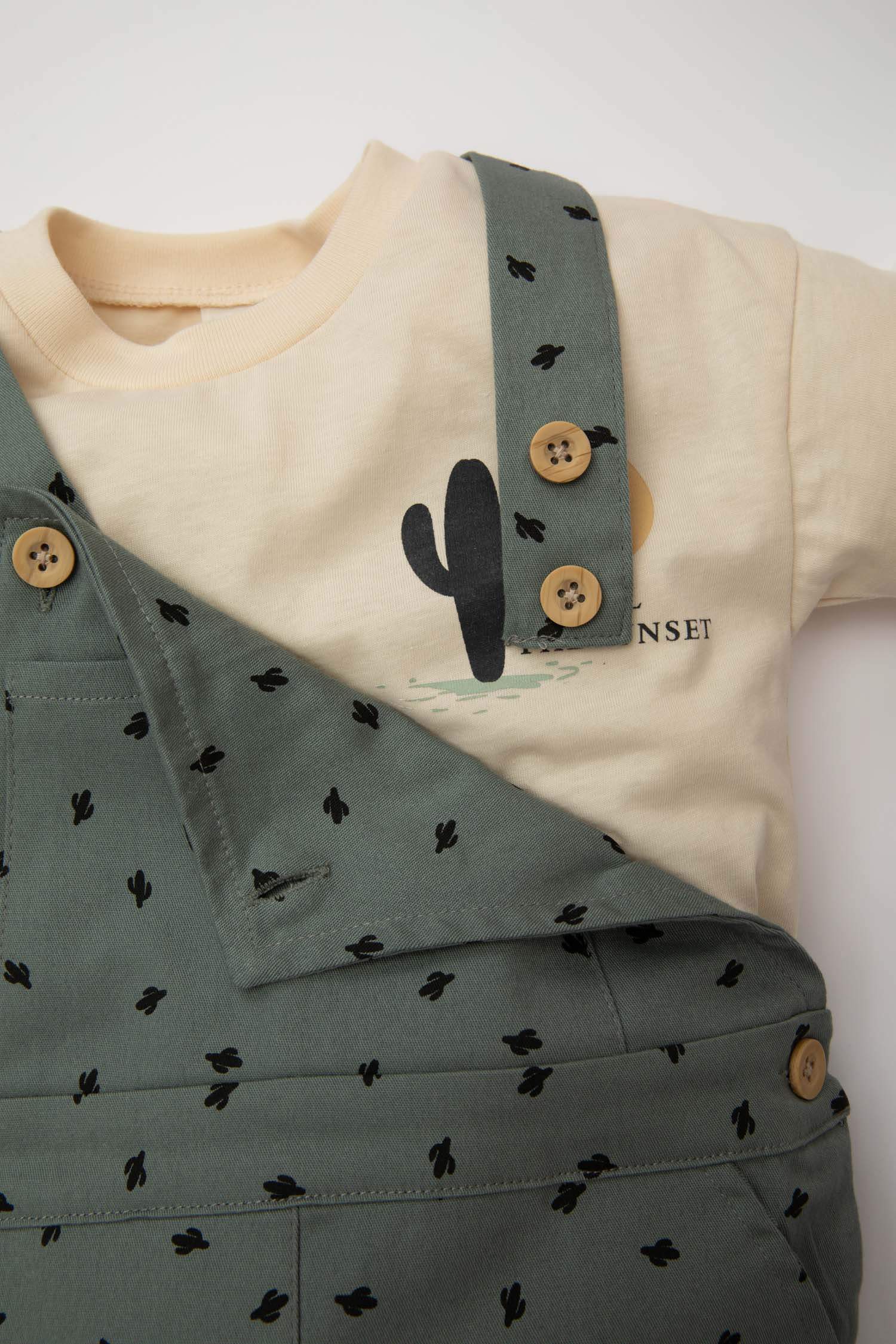 Baby Boy Cactus Patterned T-Shirt Overalls 2 Piece Set