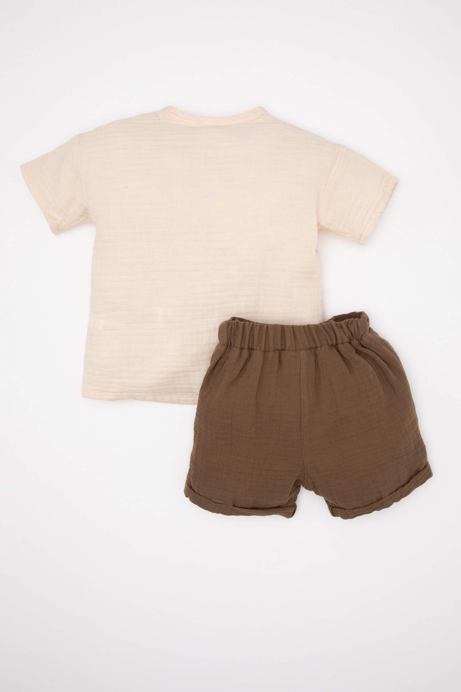 طقم ولادي شورت وتيشيرت - قطعتين