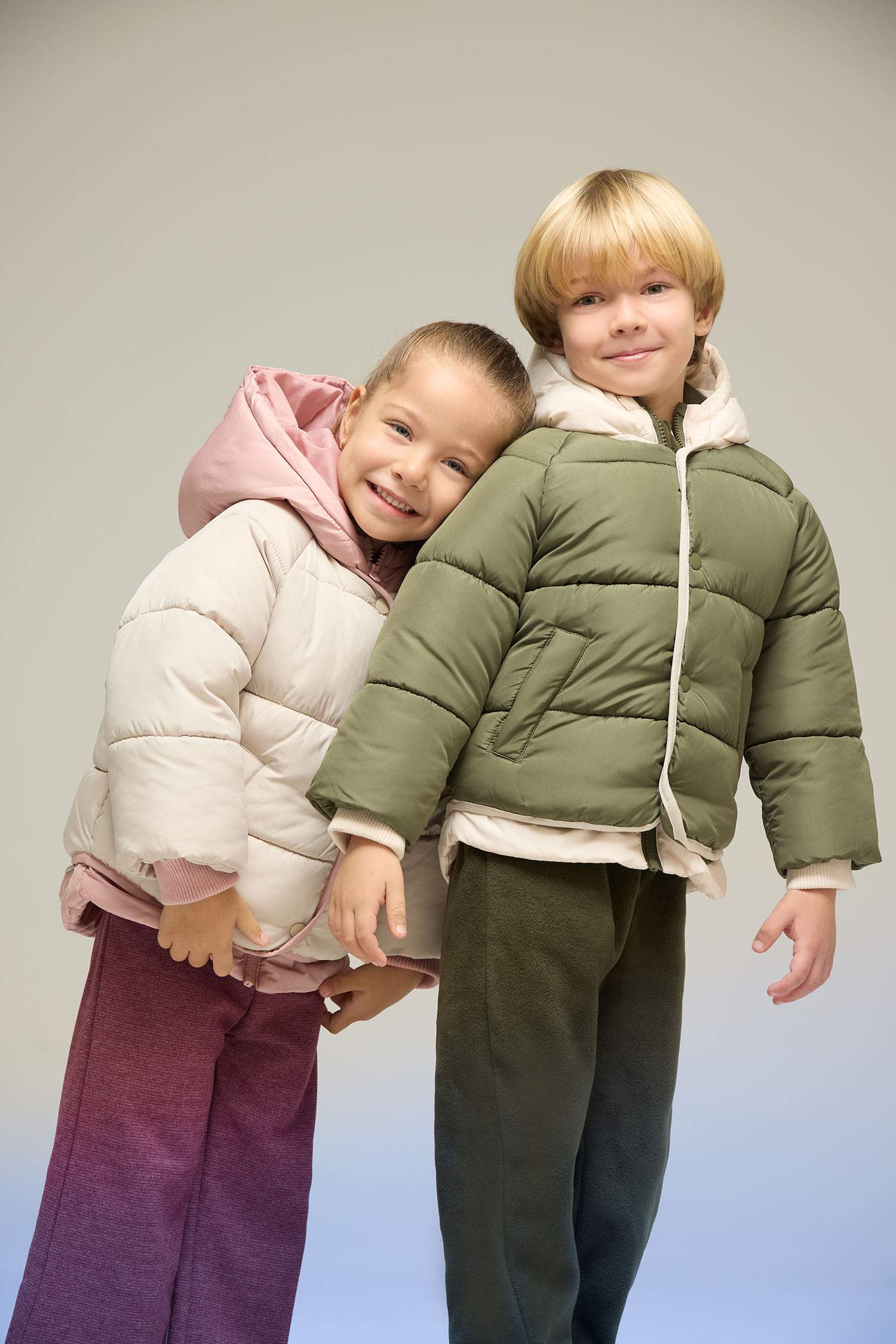 Водонепроницаемая куртка с капюшоном и застежкой-молнией для мальчиков