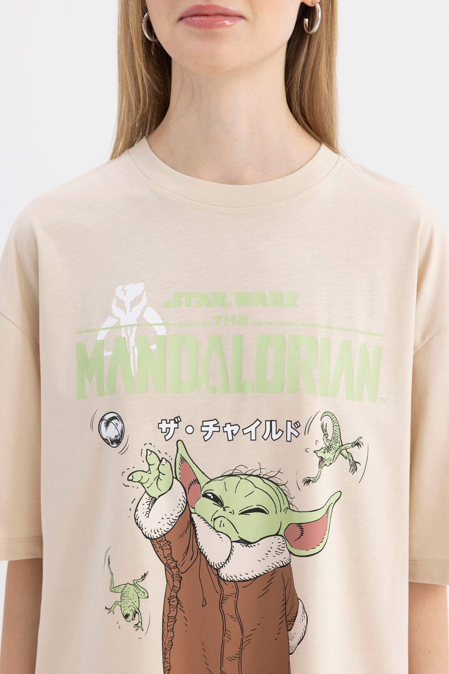 Baby yoda shirt bershka sale