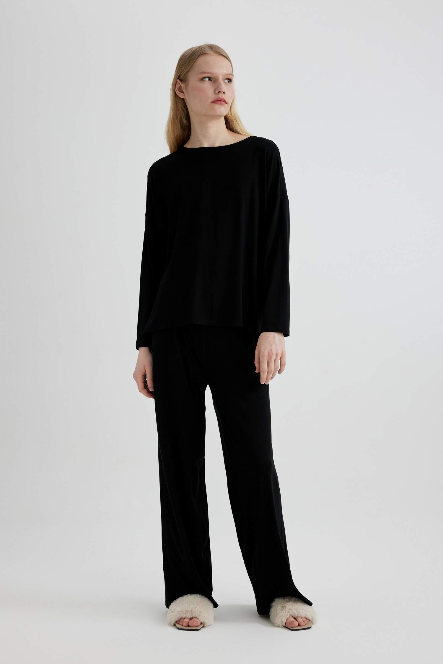 سروال بيجاما بامبو قصة عادية