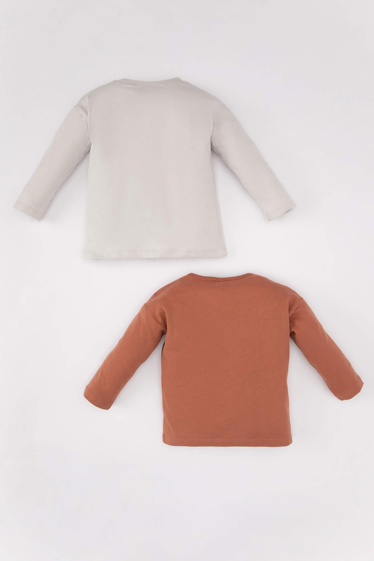 تيشيرت ولادي قصة عادية بطبعة سيارة - قطعتين