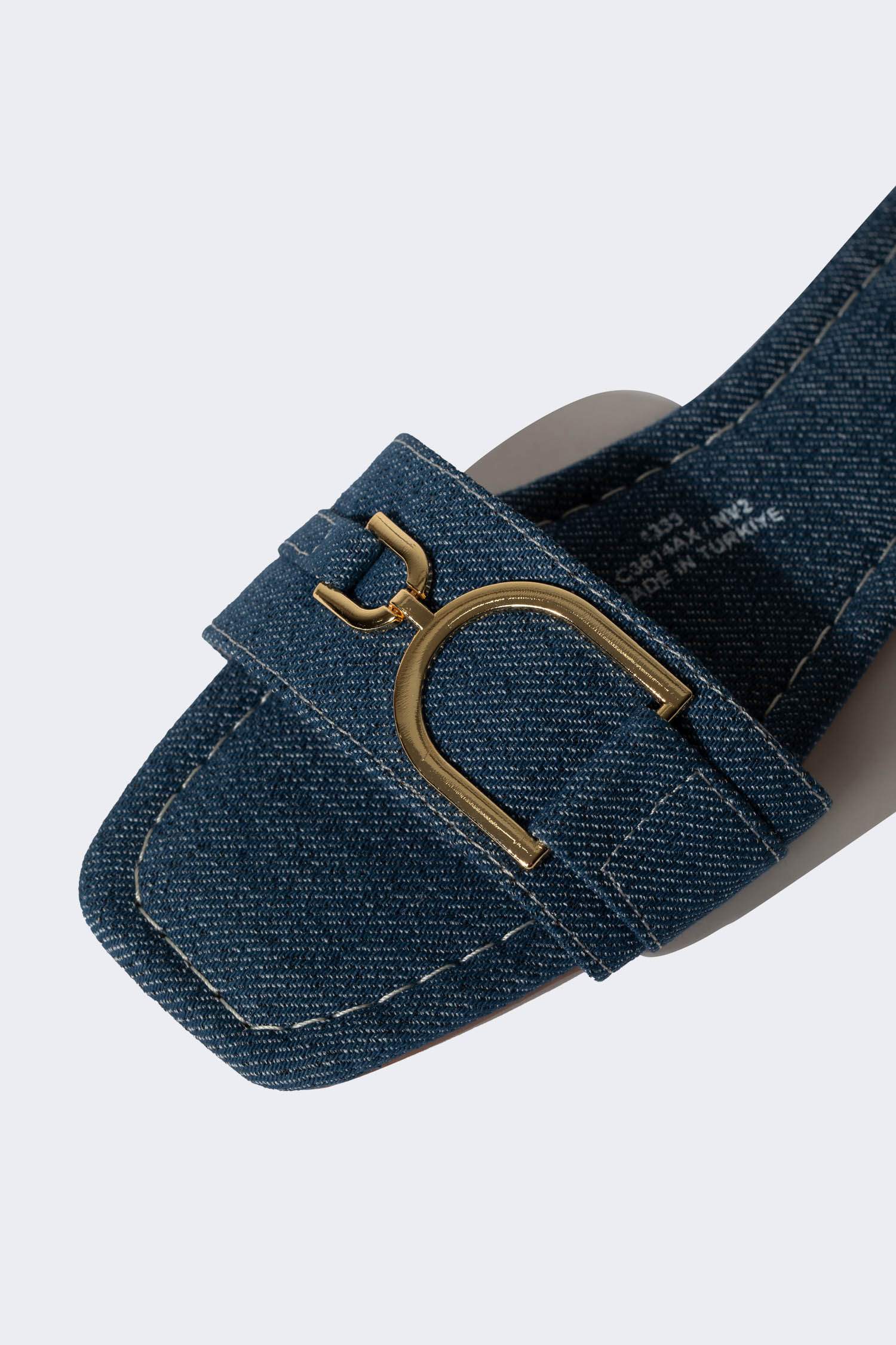 Woman Flat Sole Single Strap Faux Leather Slippers