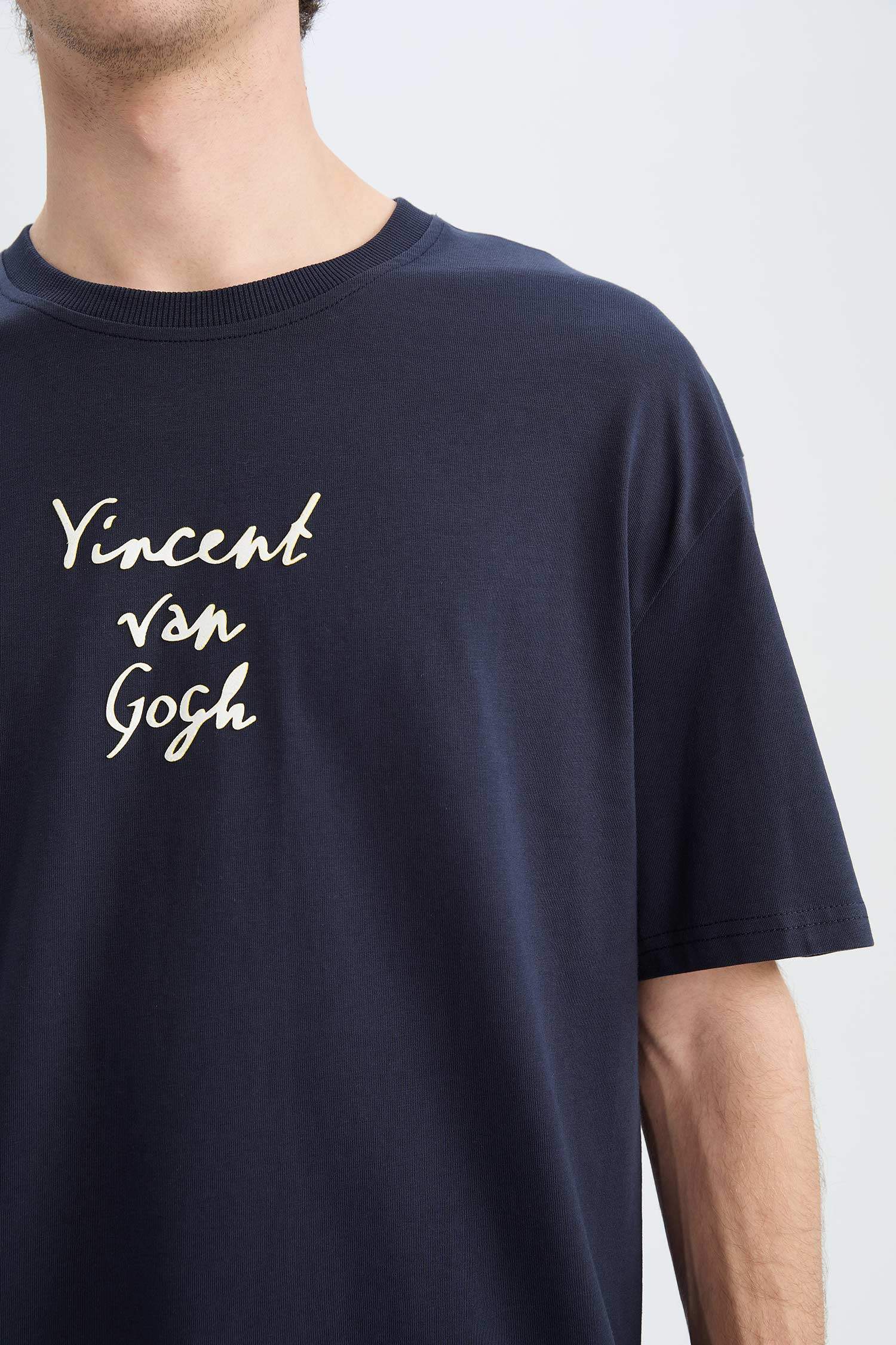 Oversize Fit Van Gogh Licensed Crew Neck Short Sleeve T-Shirt