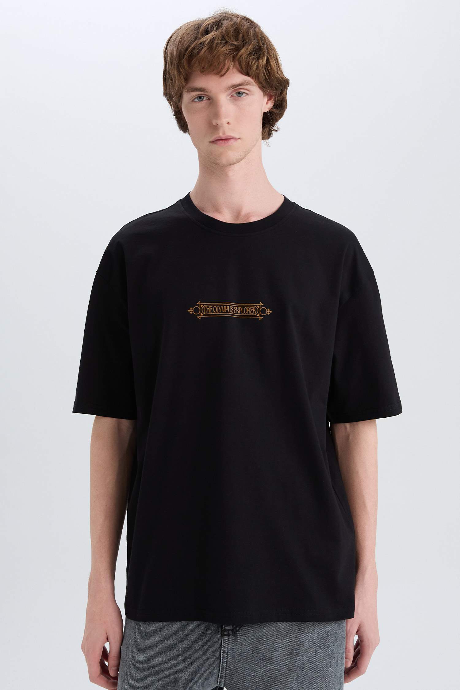 تيشيرت قطن نص كم اوفر سايز برقبة مستديرة بطبعة من الخلف