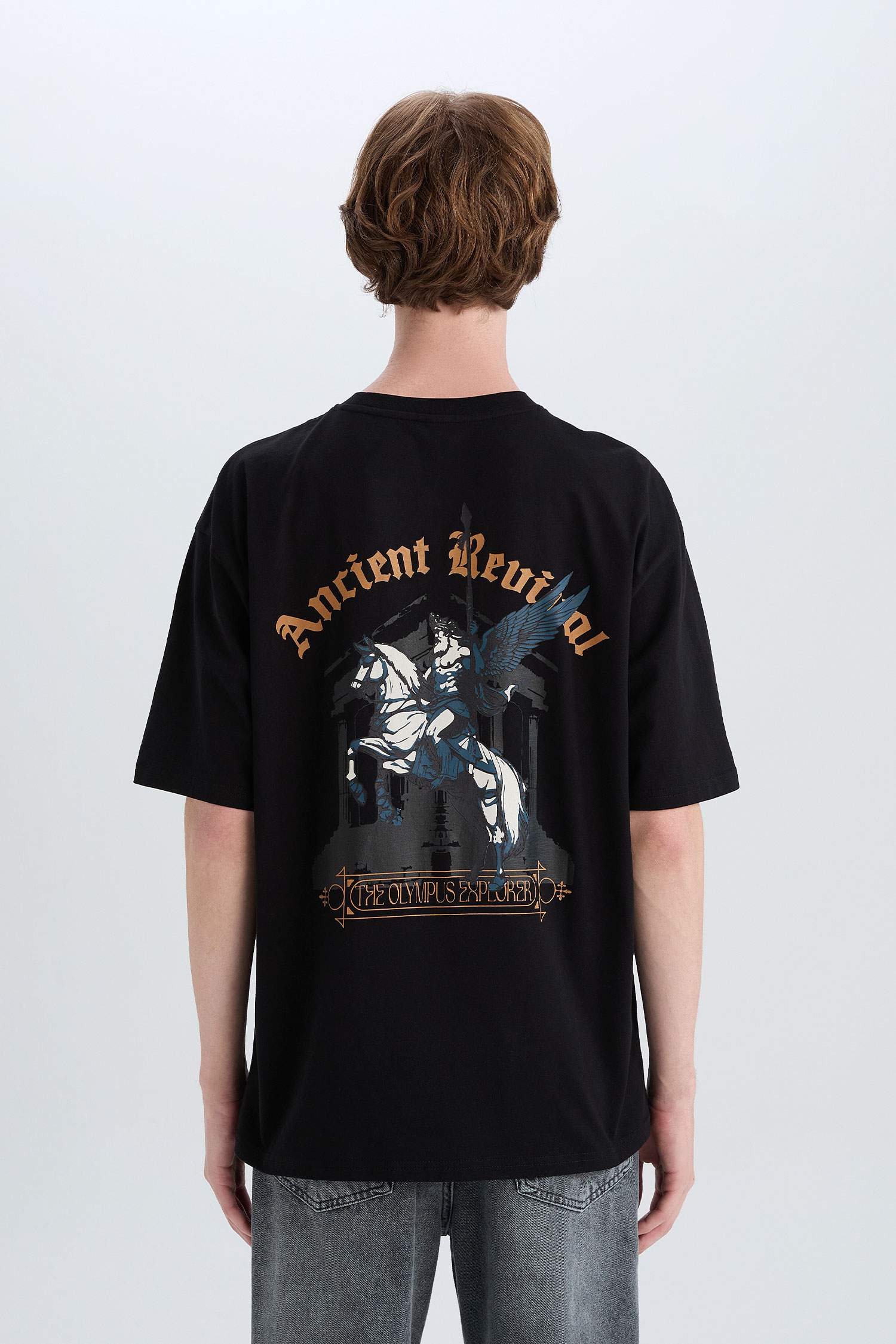 تيشيرت قطن نص كم اوفر سايز برقبة مستديرة بطبعة من الخلف