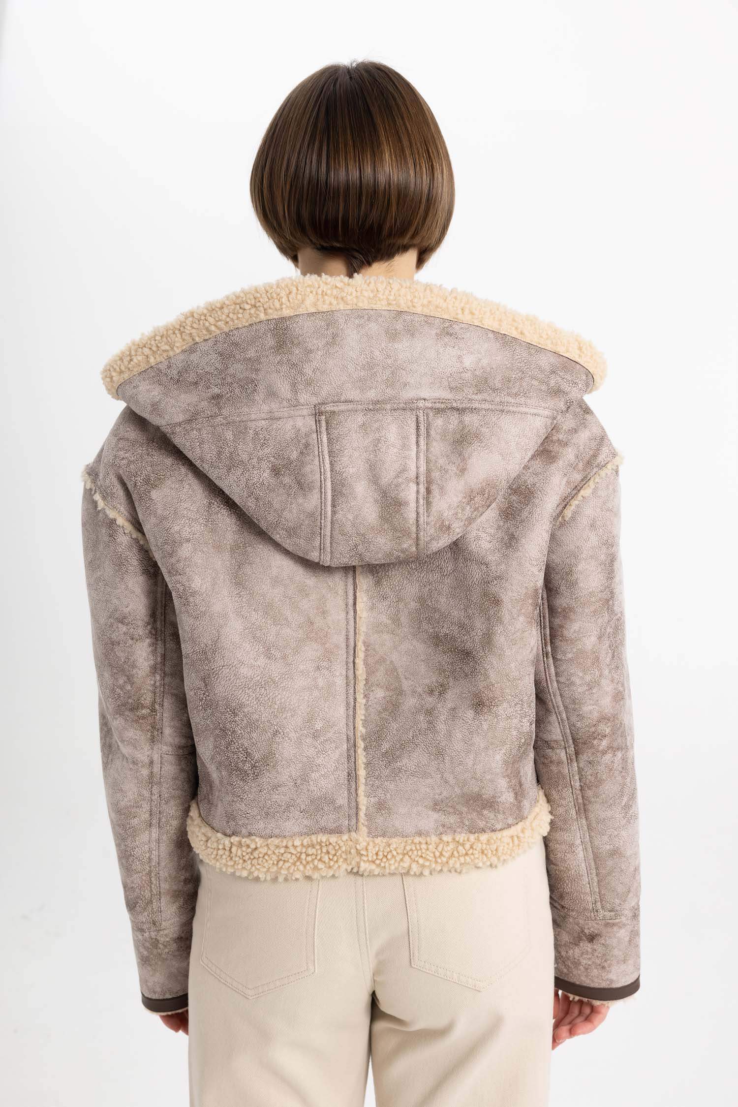 Regular Kalıp Kapüşonlu İçi Suni Kürkü Crop Suni Deri Ceket