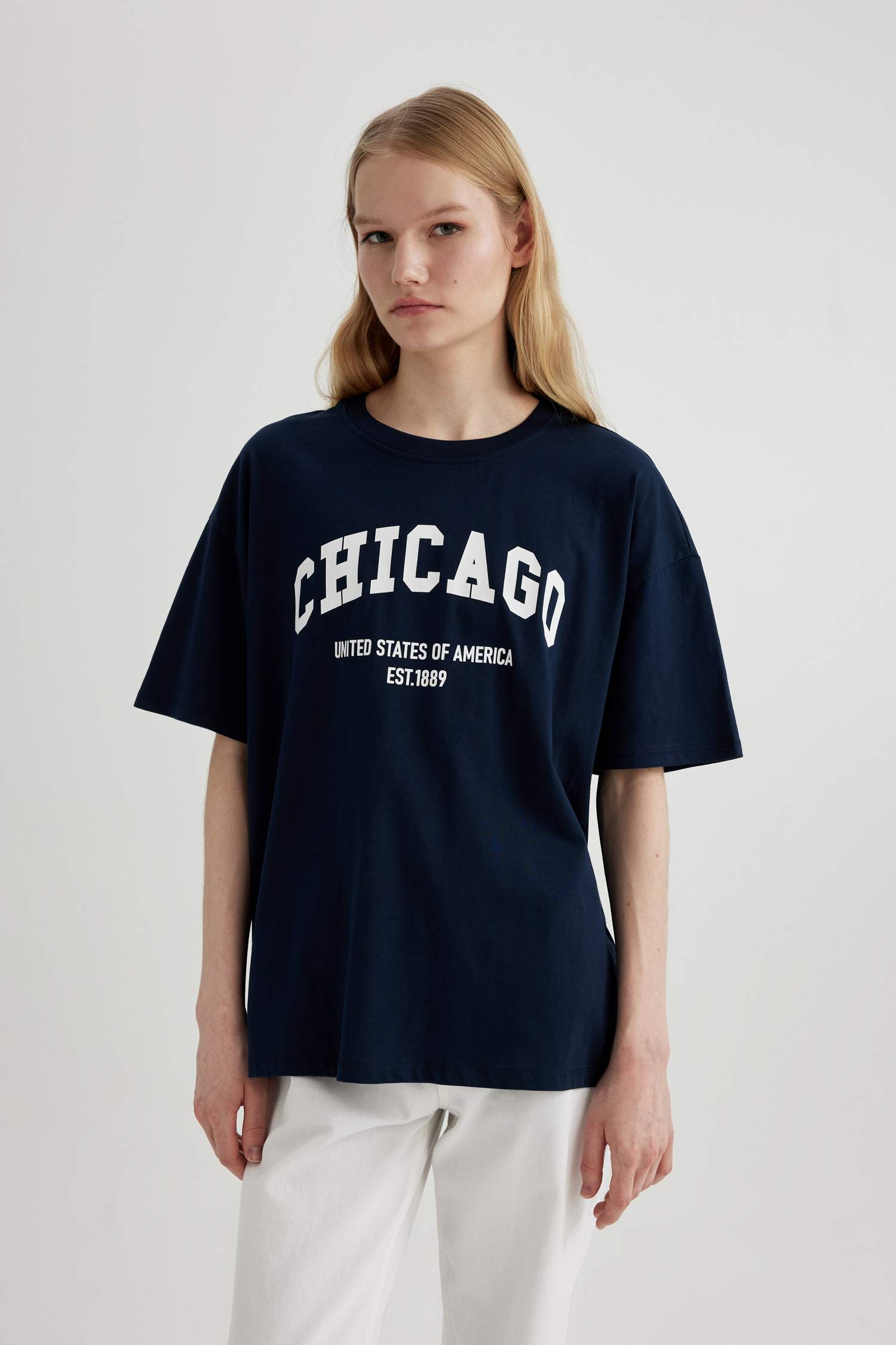 تي شيرت نص كم جيرسي اوفر سايز بطبعة حروف