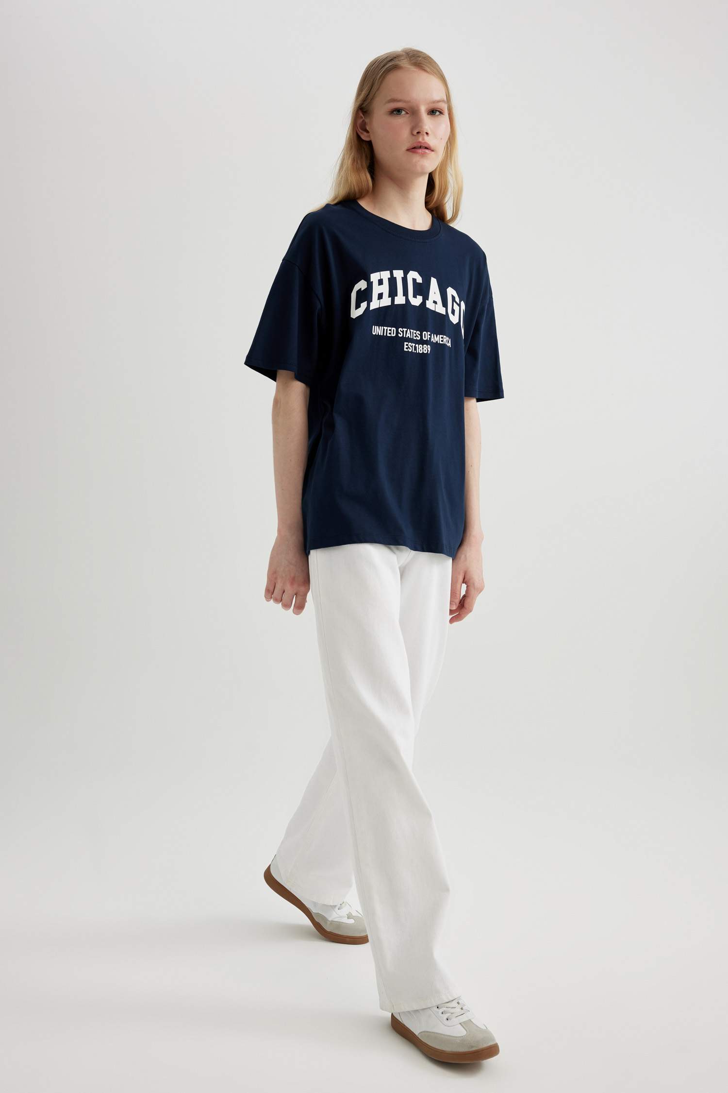 تي شيرت نص كم جيرسي اوفر سايز بطبعة حروف