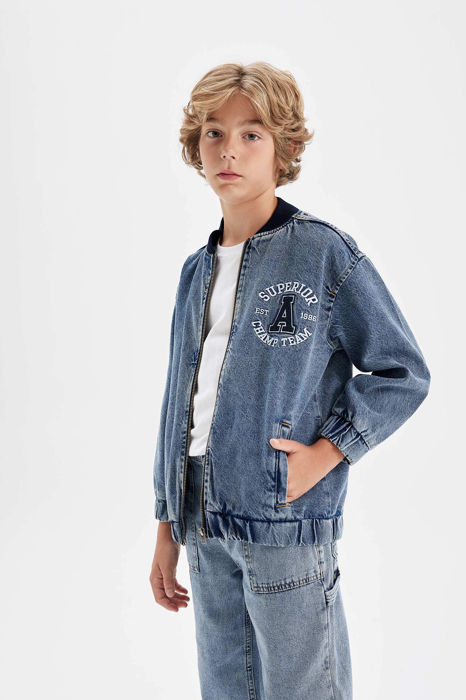 Erkek Çocuk Kolej Yaka Fermuarlı Cepli Mevsimlik Baskılı Jean Bomber Ceket