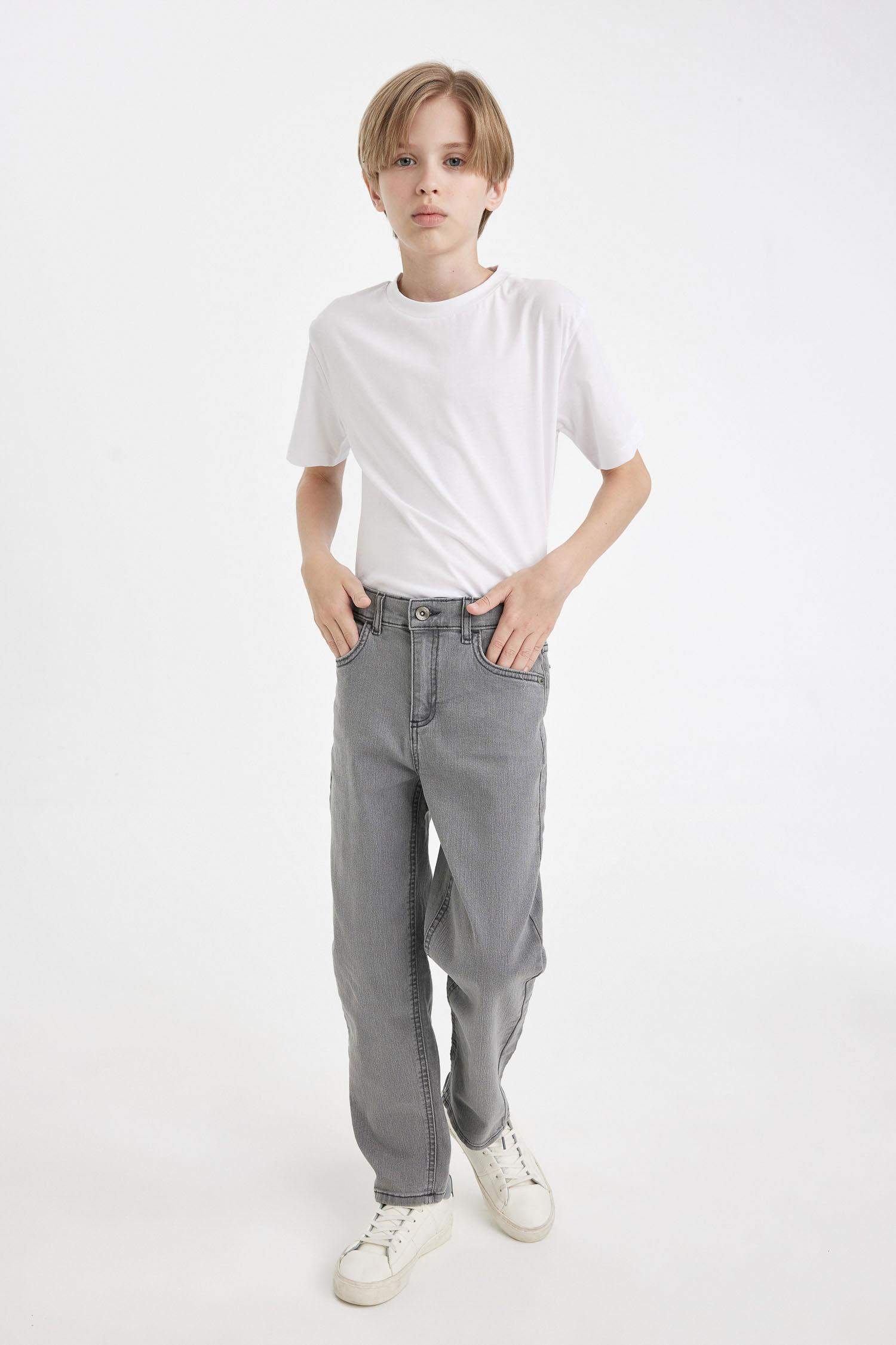 Erkek Çocuk Straight Fit Düz Paça Cepli Gri Basic Düz Jean Pantolon